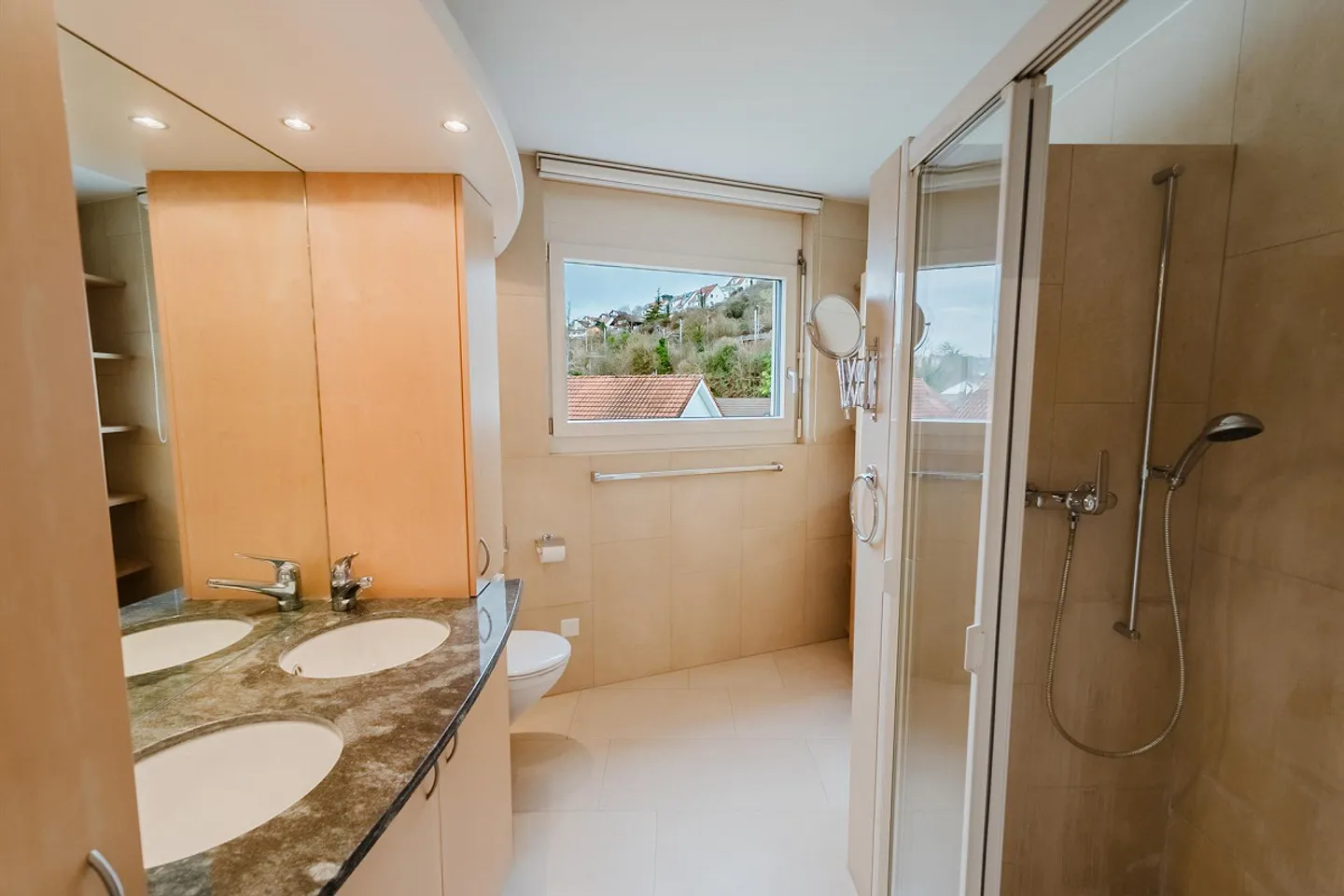 Spacious Penthouse with Exceptional Privacy - Photo 9 of 10