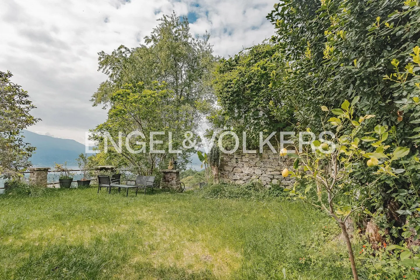 Villa Époque dans le parc avec vue sur le lac (79) - Photo 10 sur 16