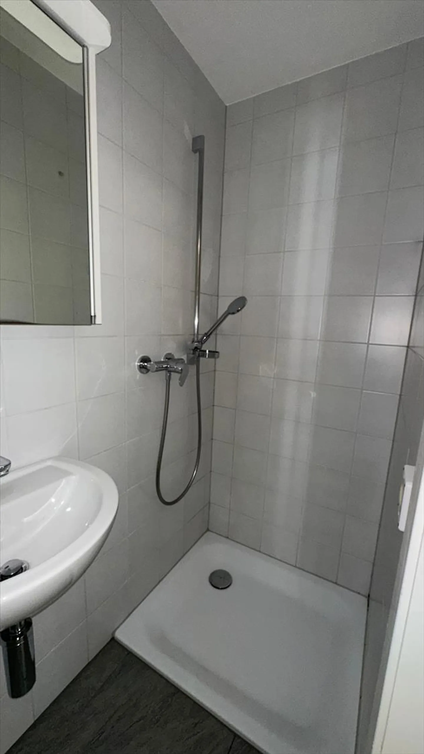 Vevey - rue d'Italie 41 - one-room apartment on the 2nd floor - Photo 3 of 3