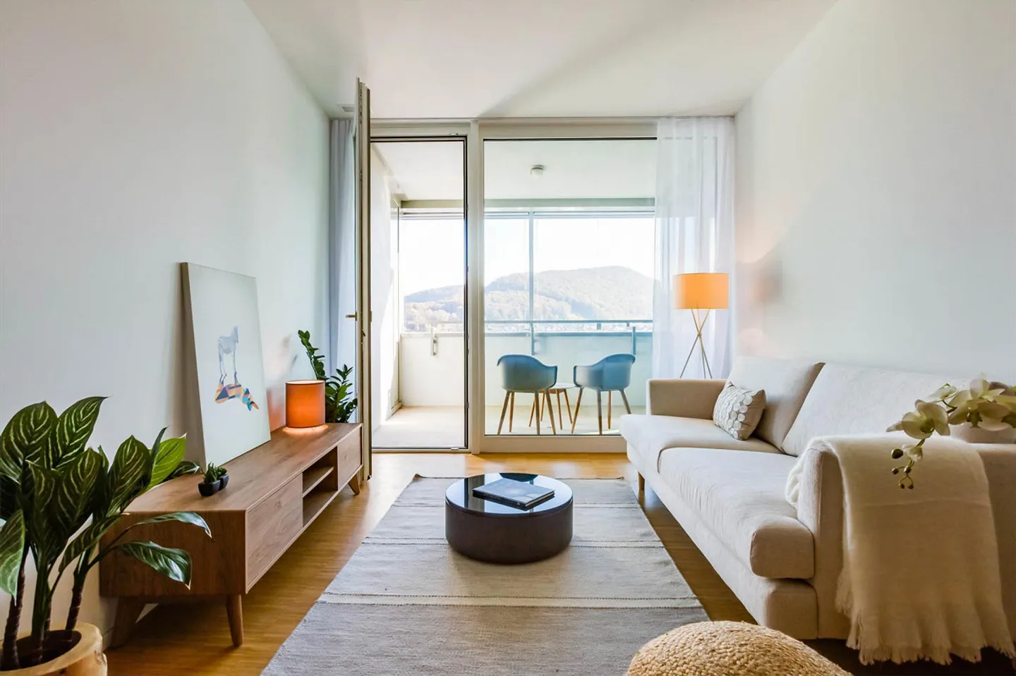 Stylish 3.5-Room Apartment - Photo 4 of 11