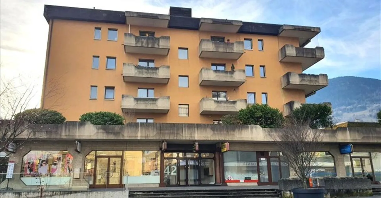 Edificio ad uso misto in affitto - Foto 3 di 9