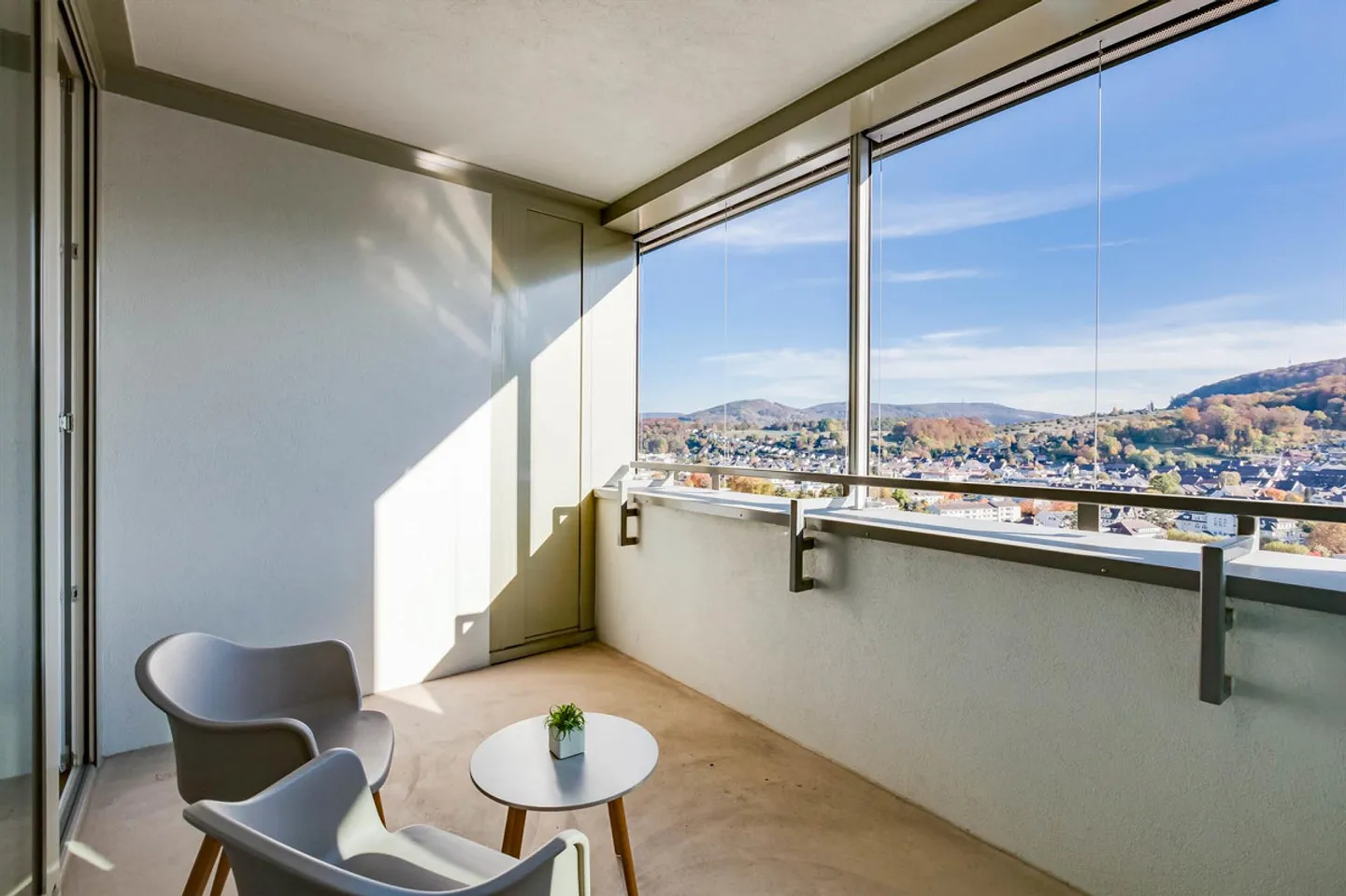 Stylish 3.5-Room Apartment - Photo 5 of 11