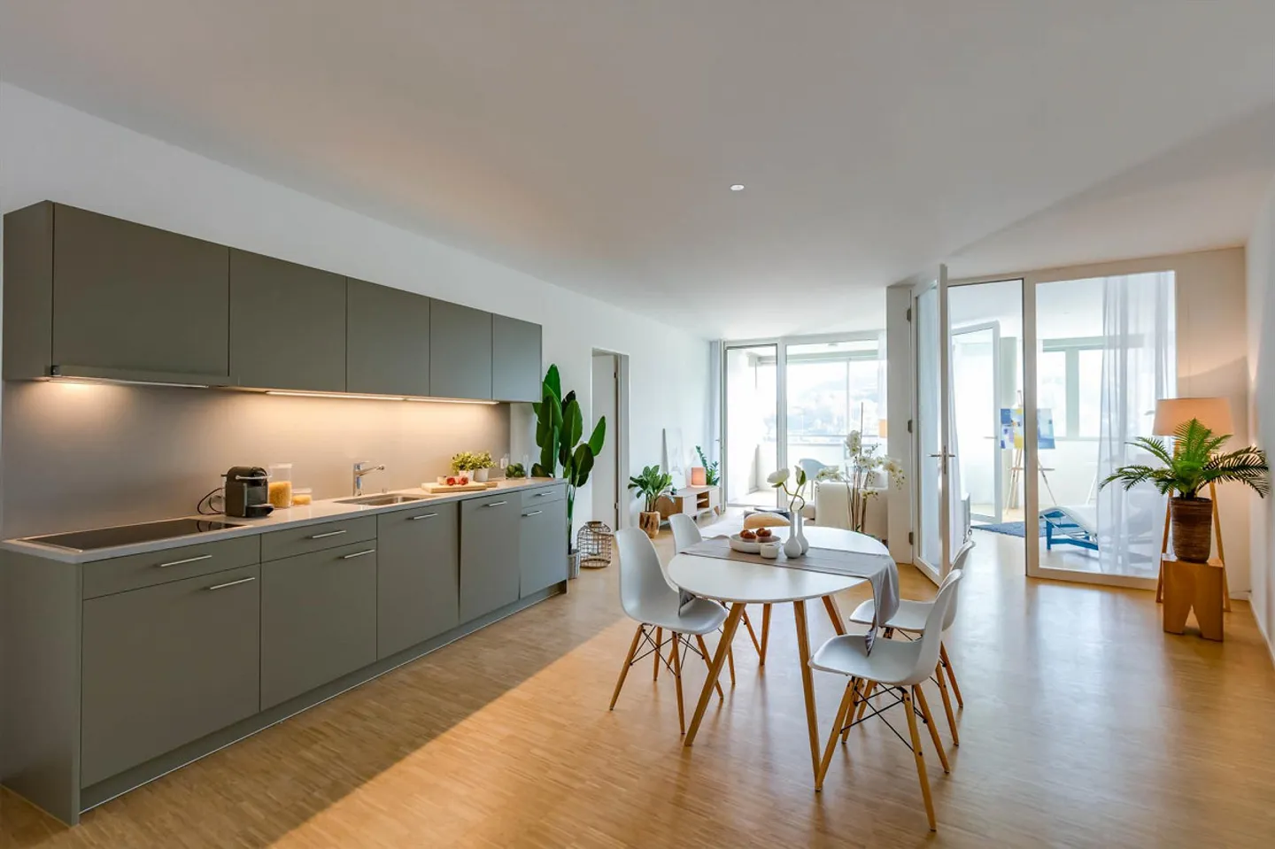 Stylish 3.5-Room Apartment - Photo 2 of 11