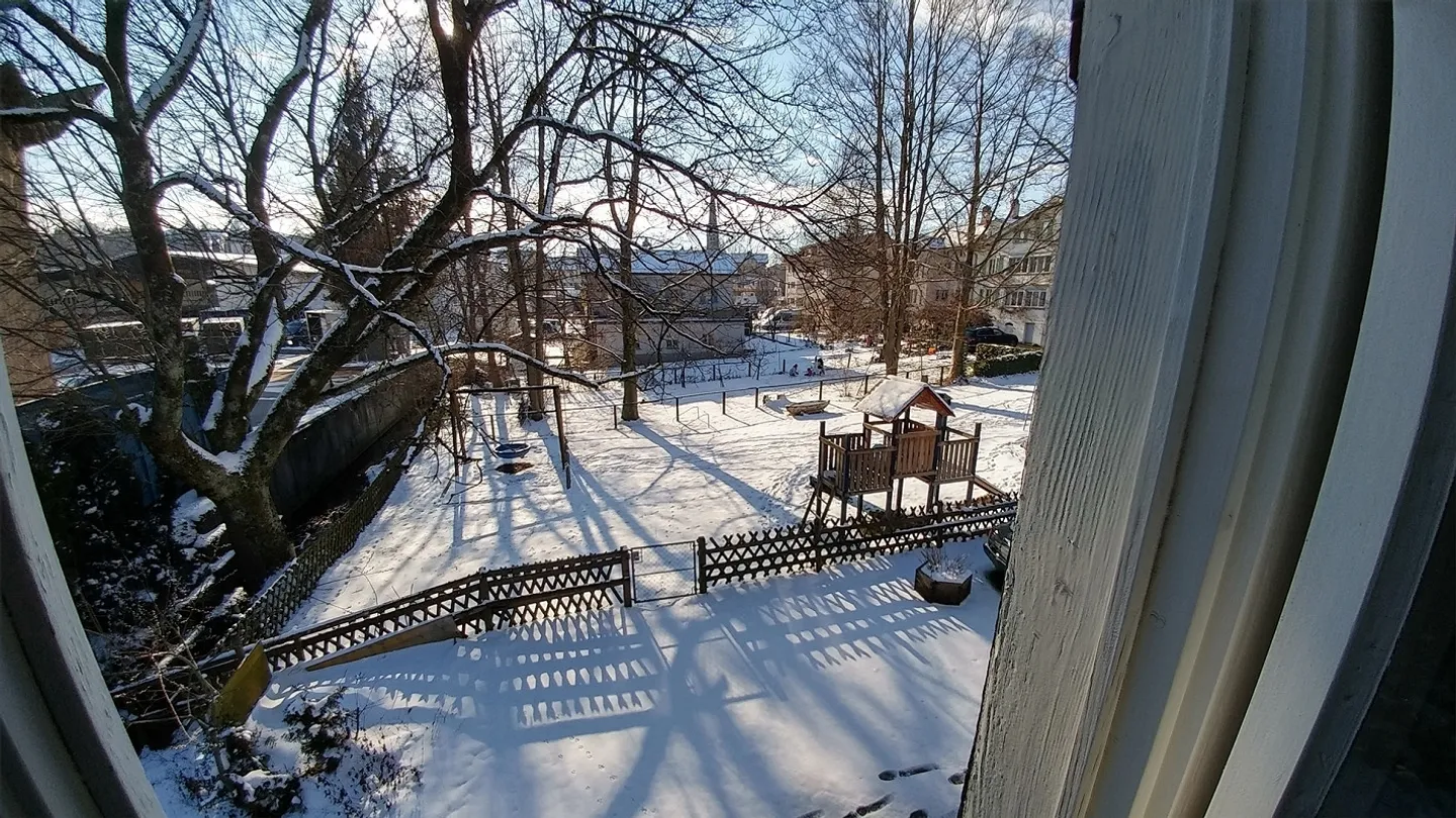 Affordable Living Attic Close to Shopping Centers and Public Transport - Photo 4 of 8