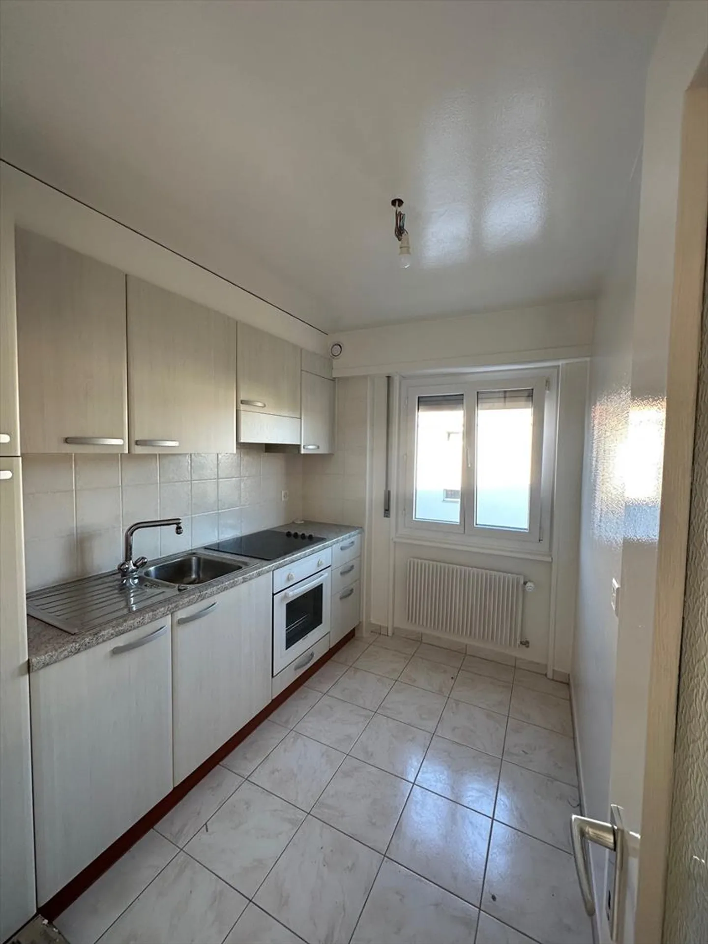 3.5 Room Apartment - Photo 1 of 6