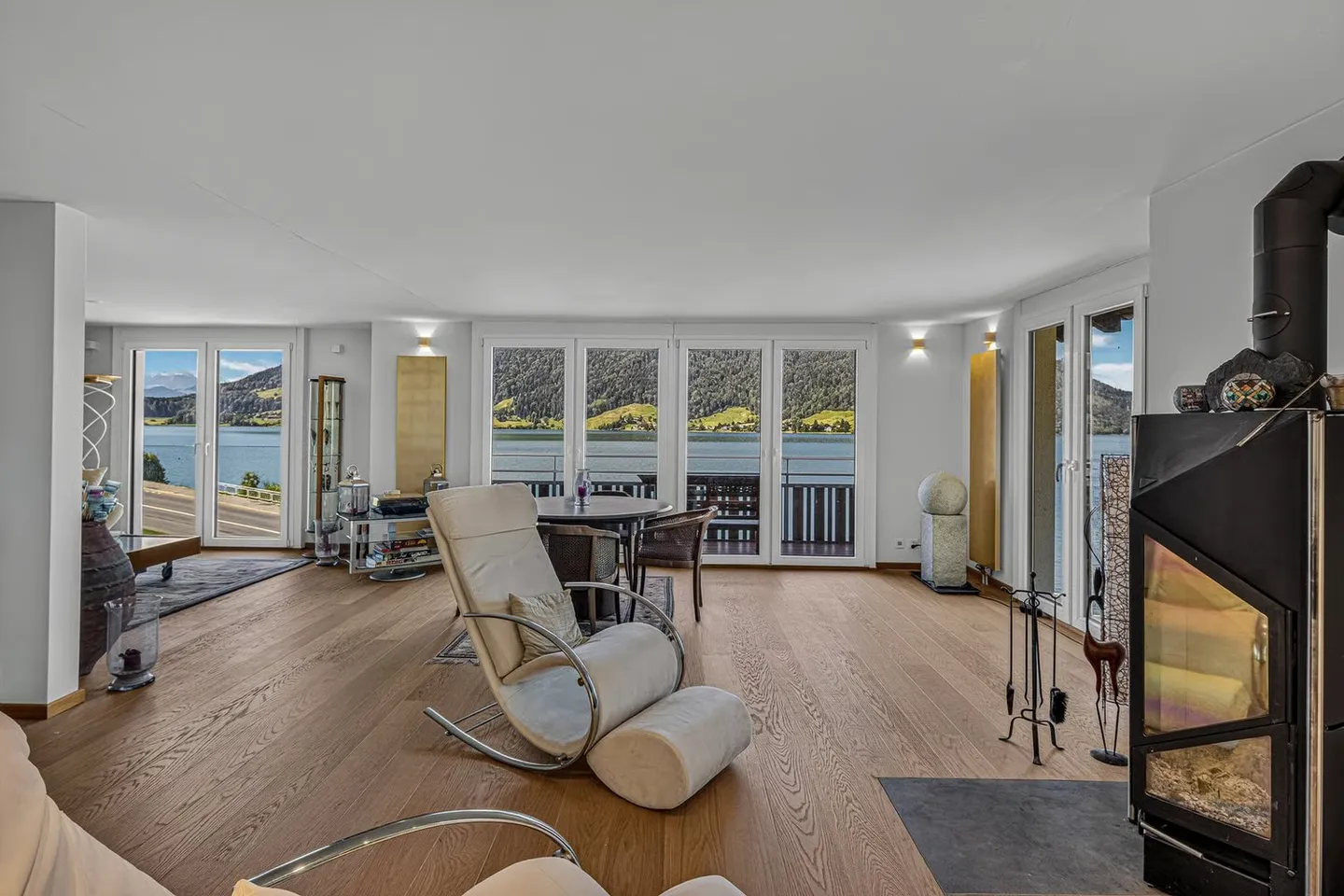 Your Loge Place Above Lake Ägeri - Photo 1 of 6