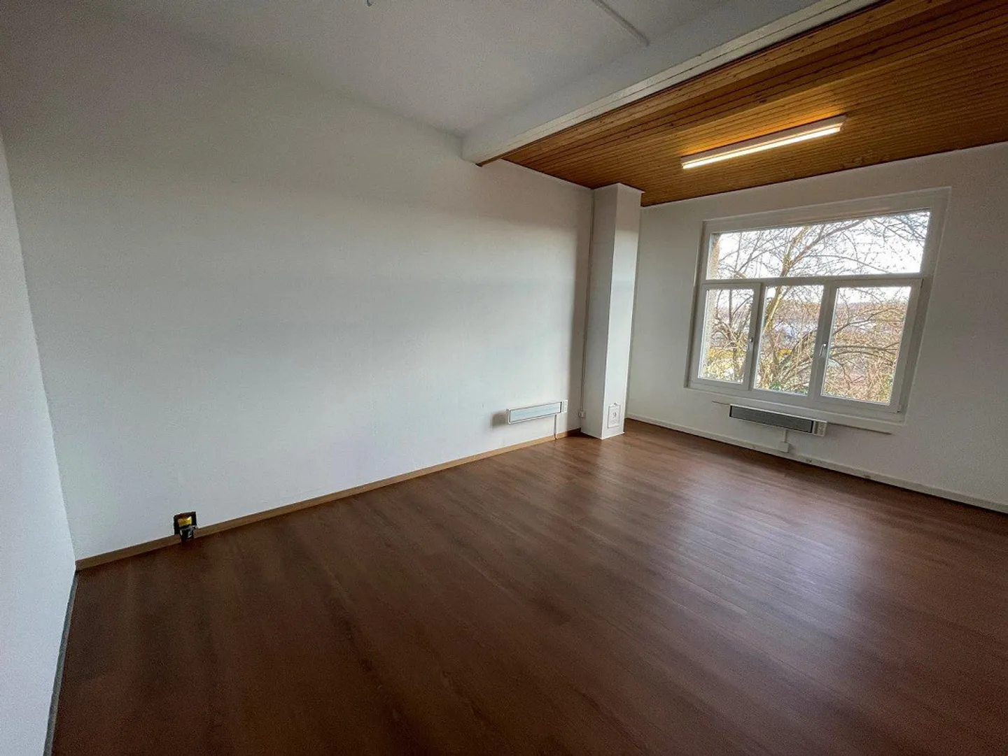IHR ATELIER MIT WEITBLICK ÜBER BIEL - Foto 1 von 5