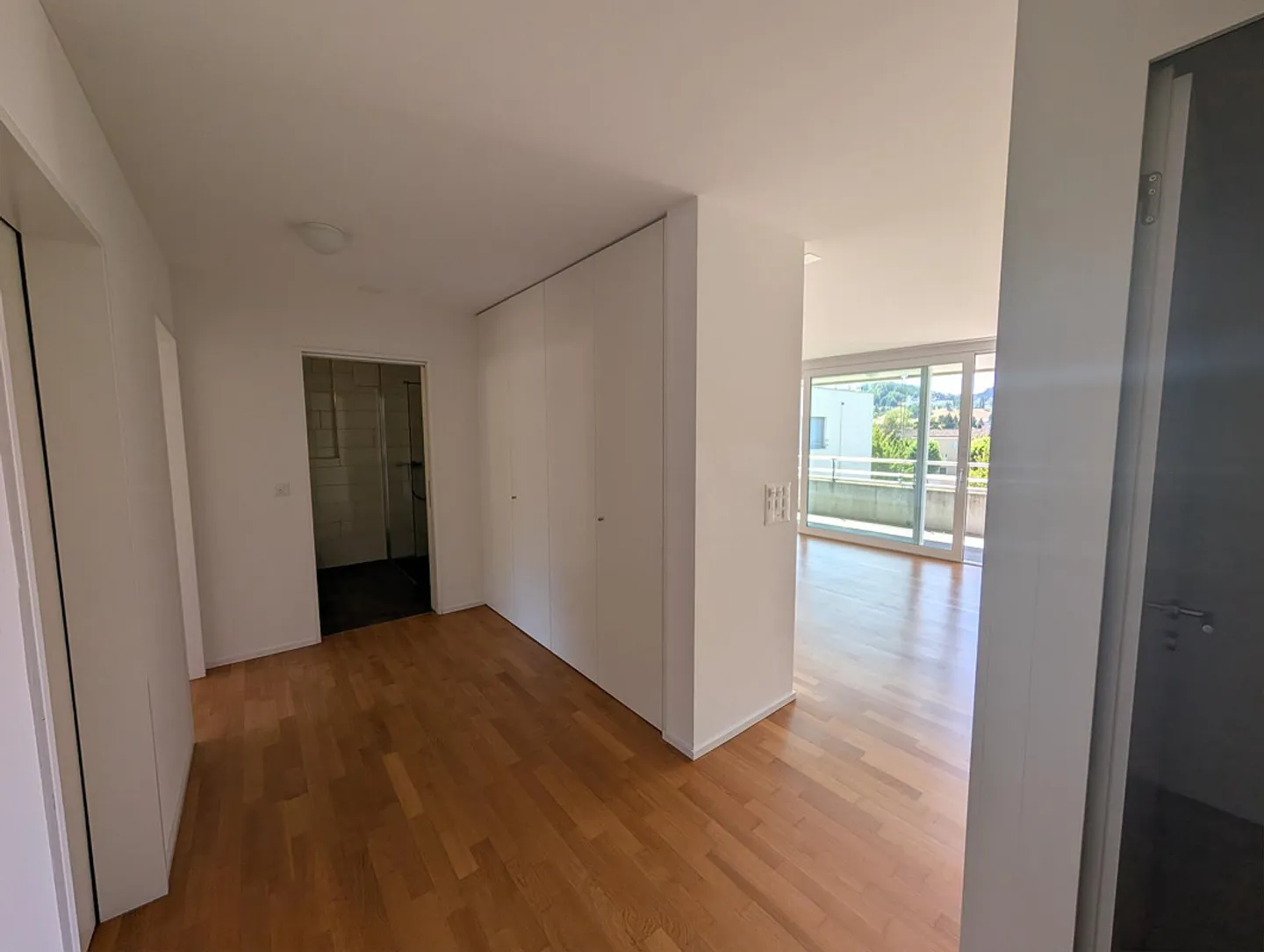 Light-flooded 3.5-room apartment - Photo 8 of 13