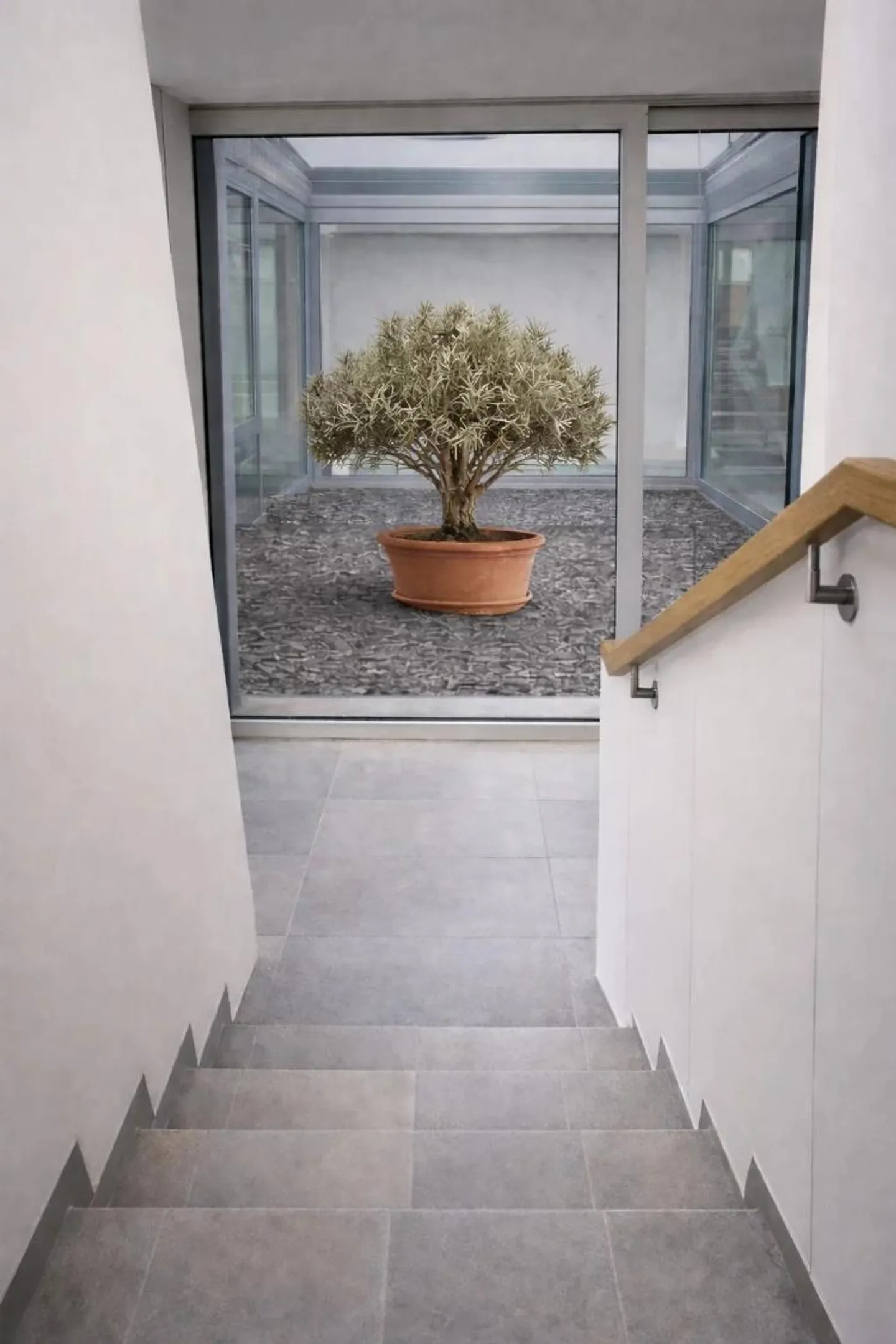 Villa contemporaine avec vue sur le lac - Photo 2 sur 10