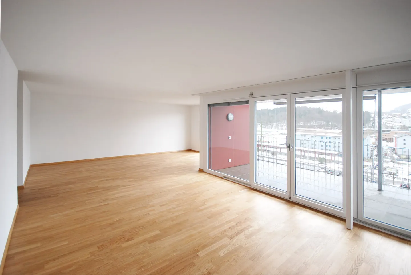 modern - central - vibrant - Photo 2 of 8