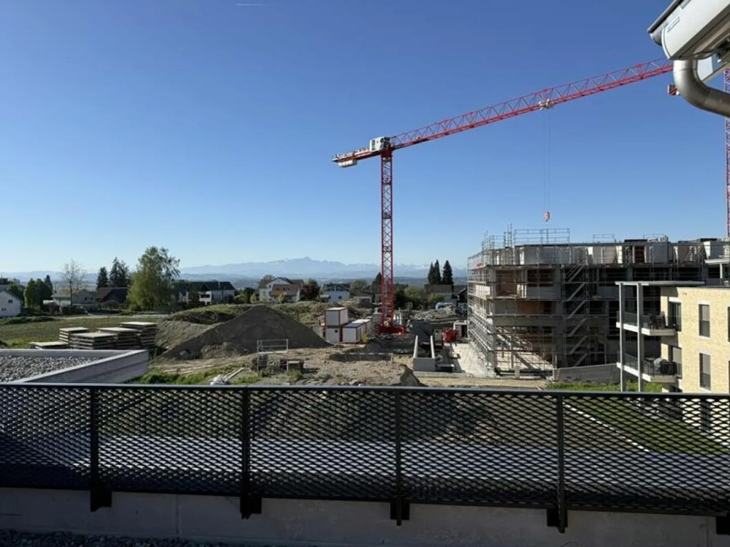 At the top. Completely free. Completely at home - exclusive 3.5-room penthouse apartment in Berg - Photo 1 of 14