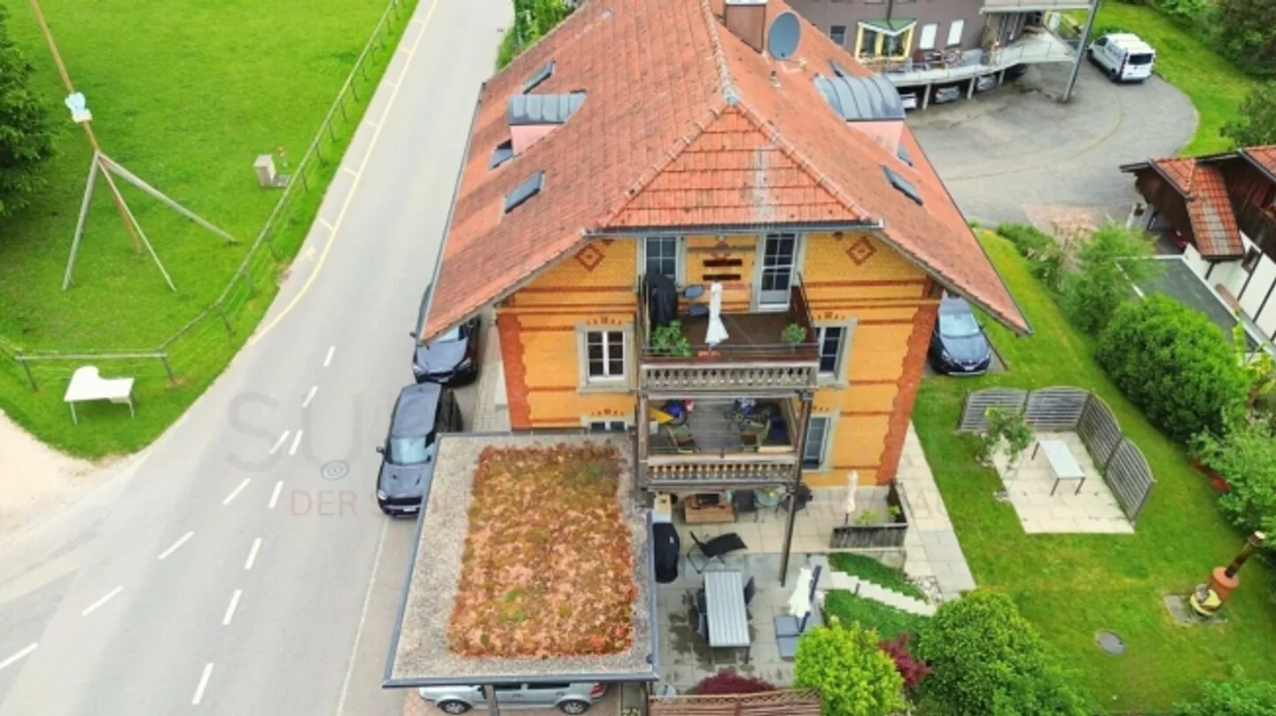 Affascinante casa plurifamiliare a Grasswil BE - ben tenuta, solida e con un rendimento del 4,8% - Foto 16 di 17