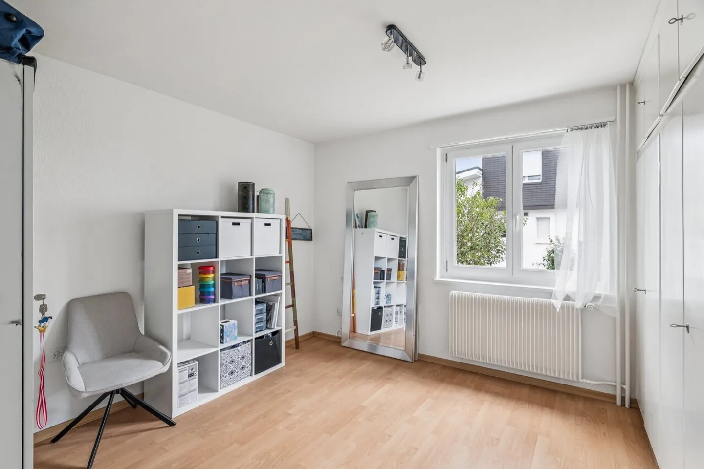 Maison charmante avec grand jardin et agencement polyvalent - Photo 6 sur 8