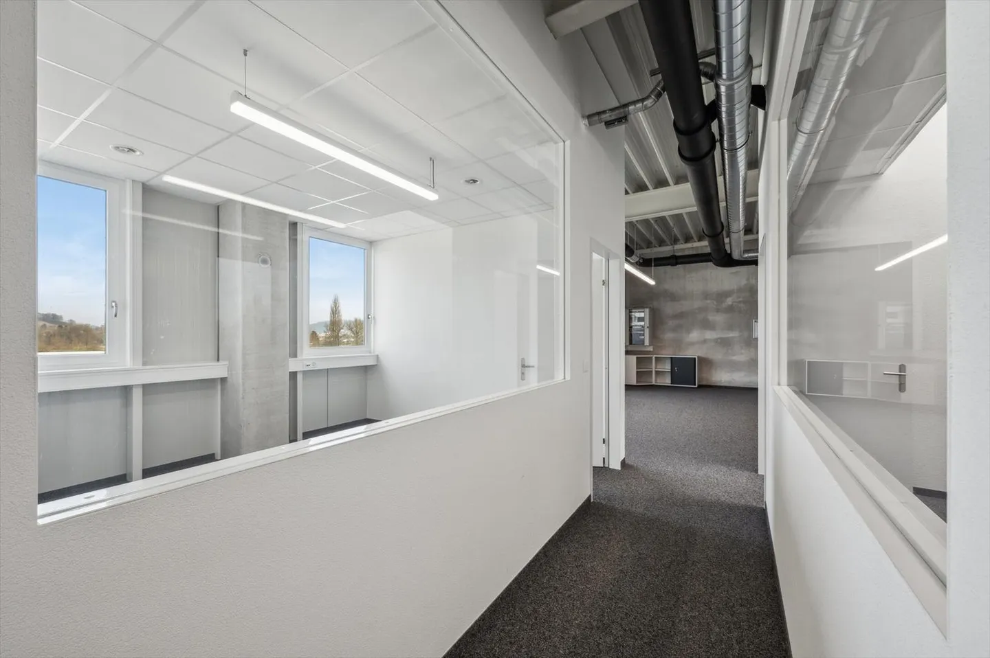 Bureau lumineux et moderne à louer à Unterentfelden - Photo 5 sur 9
