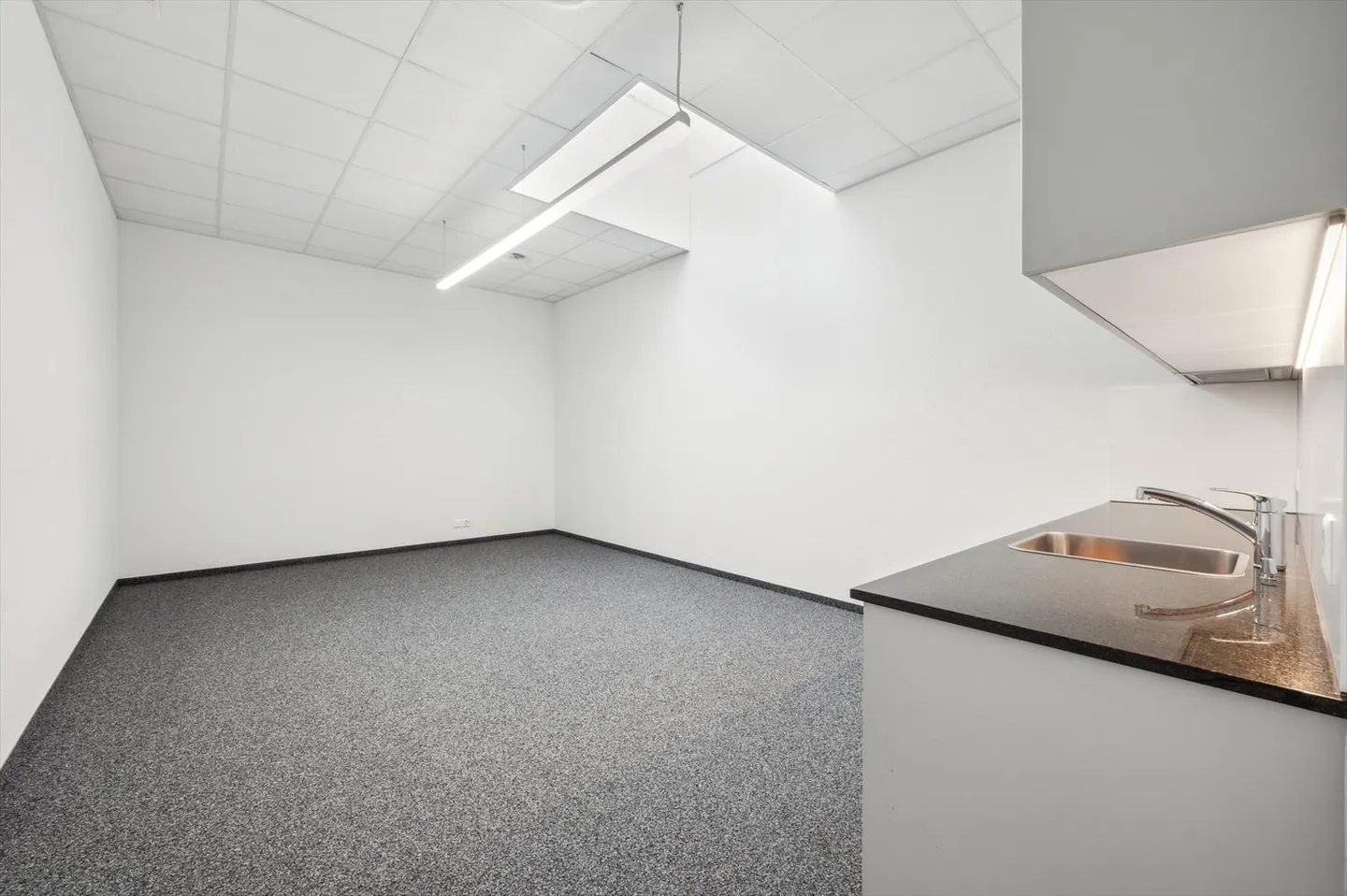 Bureau lumineux et moderne à louer à Unterentfelden - Photo 8 sur 9