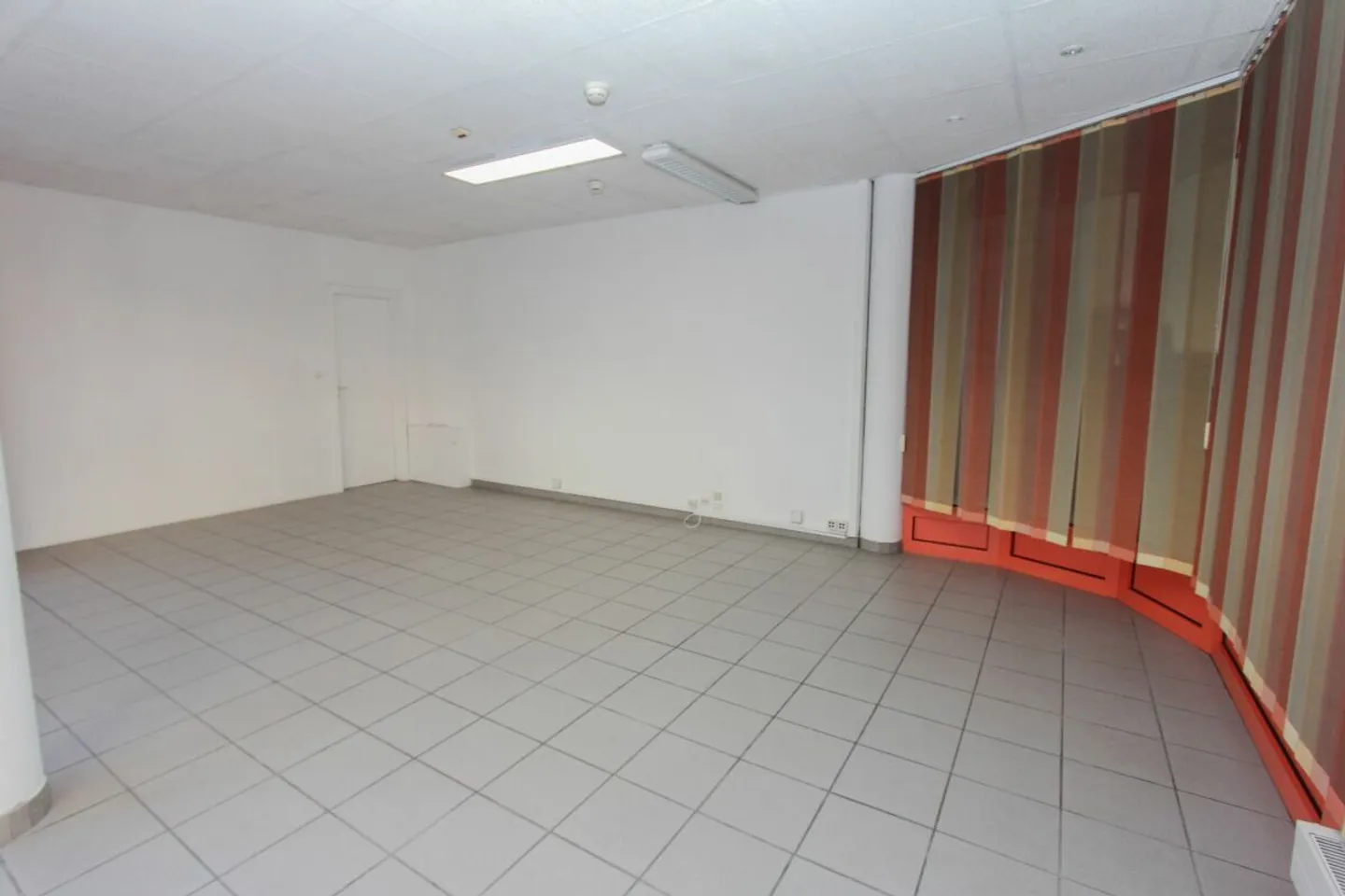 Locale in centro città idealmente situato - 1° affitto netto offerto! - Foto 4 di 6