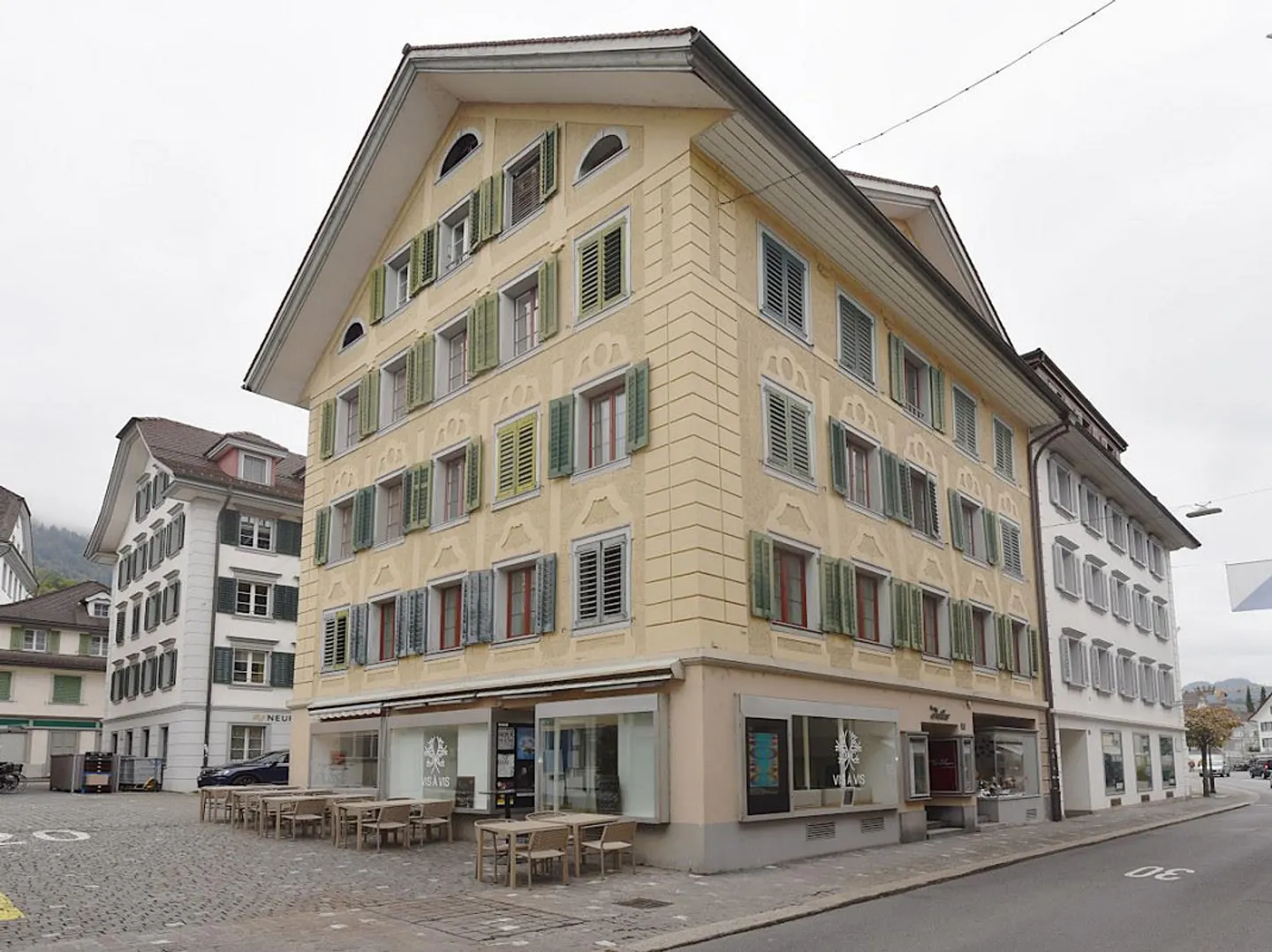 Zentrale Büro- oder Praxisräume - Foto 1 von 13