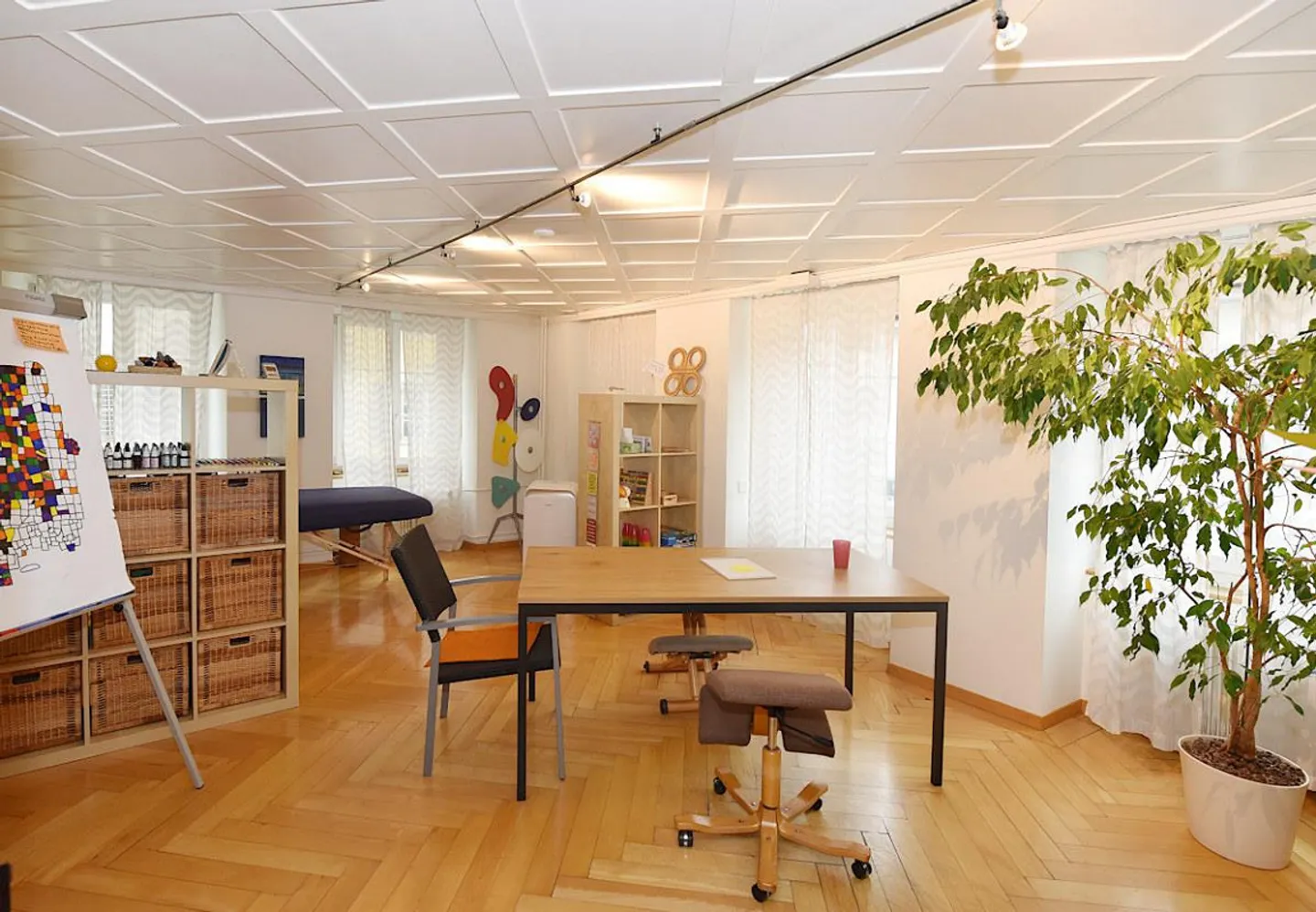 Zentrale Büro- oder Praxisräume - Foto 2 von 13
