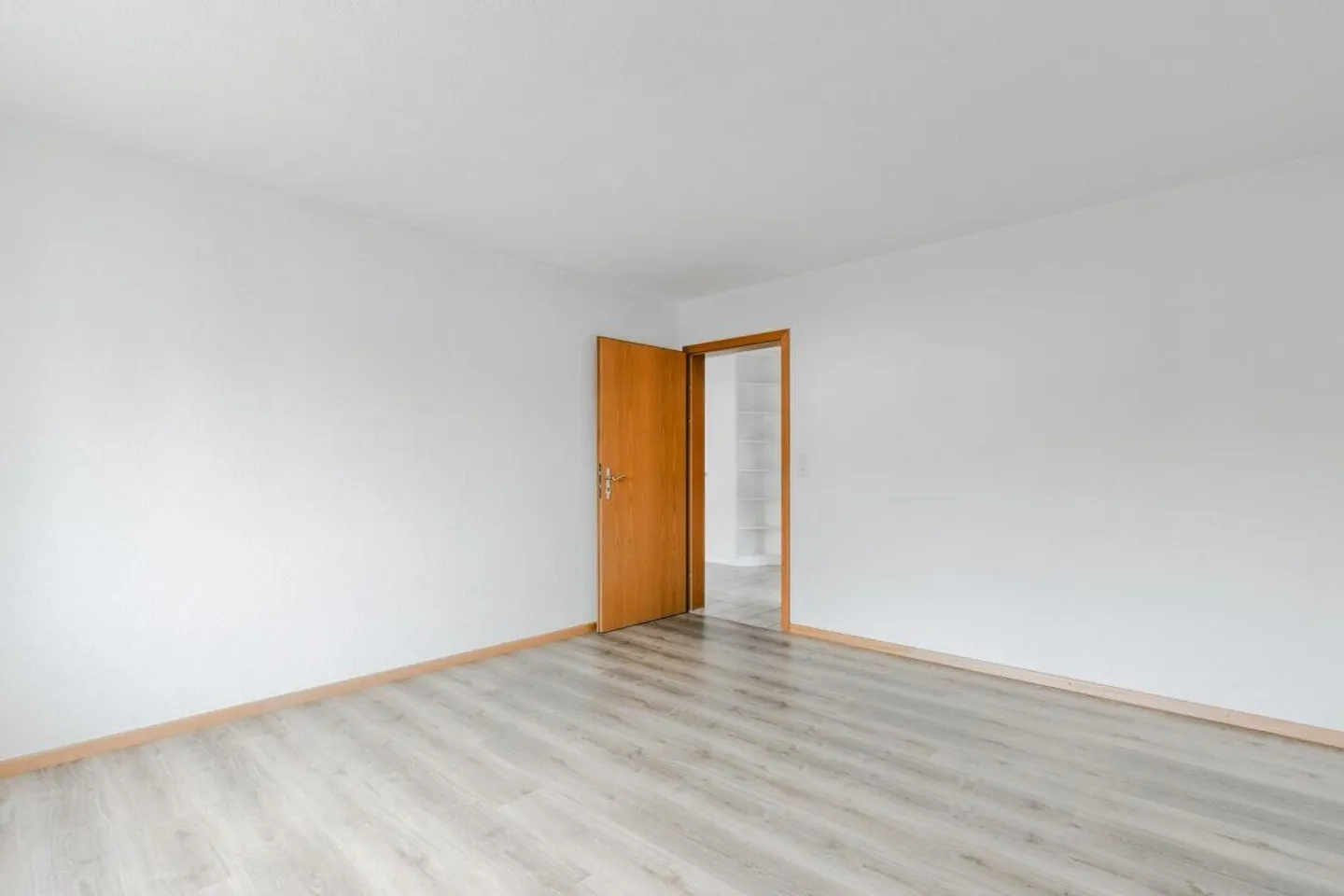 Light-Filled Garden Apartment in a Quiet and Sunny Location - Photo 3 of 11