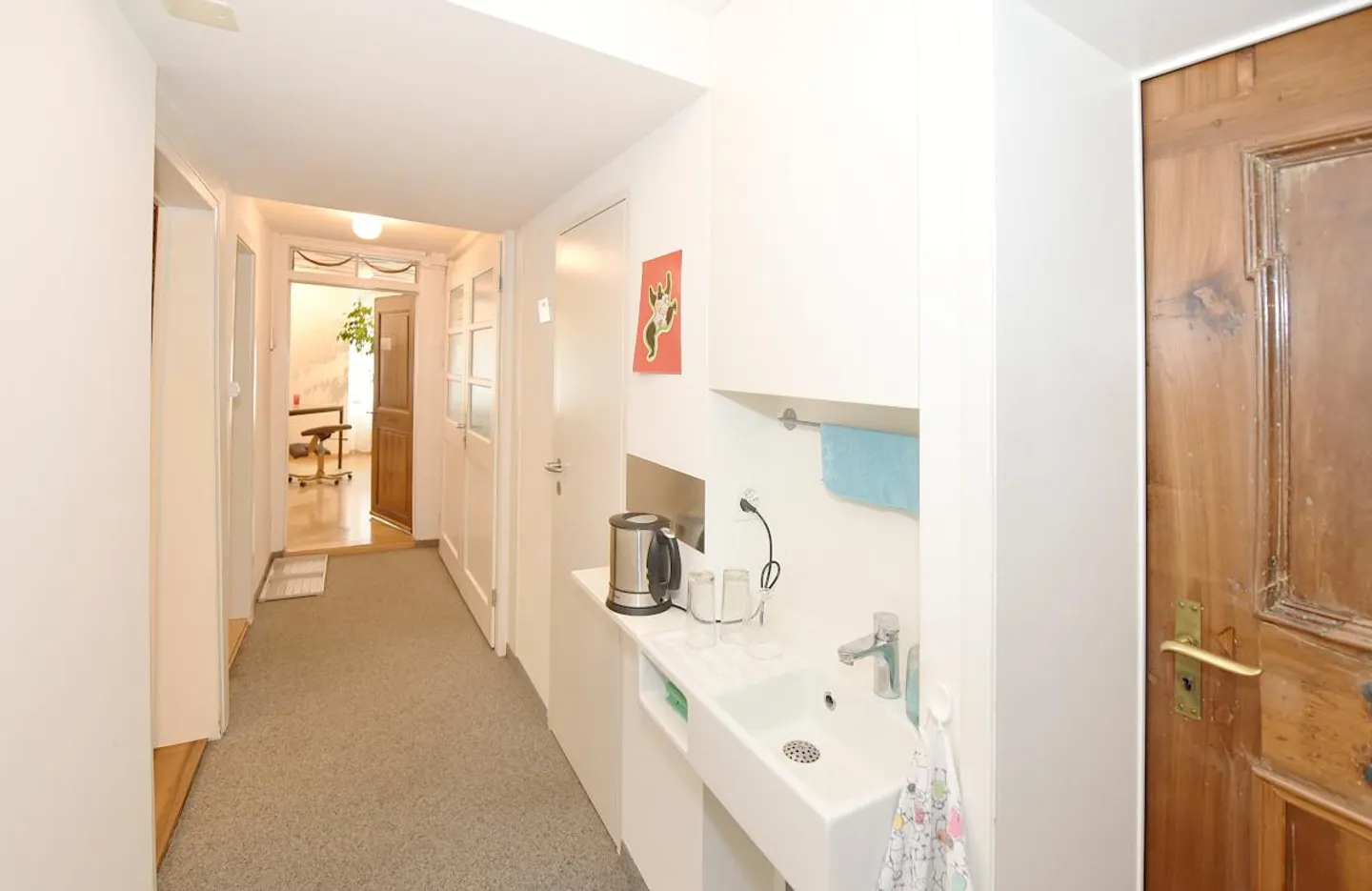 Zentrale Büro- oder Praxisräume - Foto 11 von 13