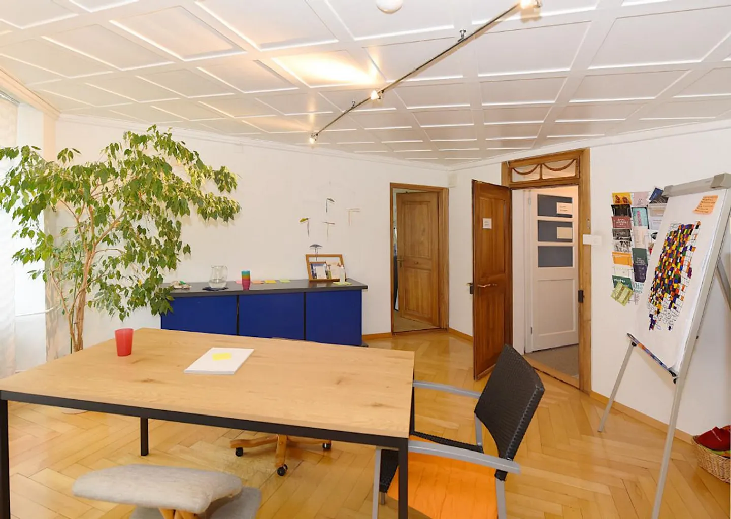 Zentrale Büro- oder Praxisräume - Foto 3 von 13