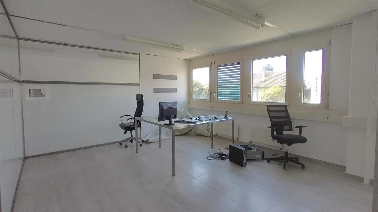Office - Photo 3 of 9