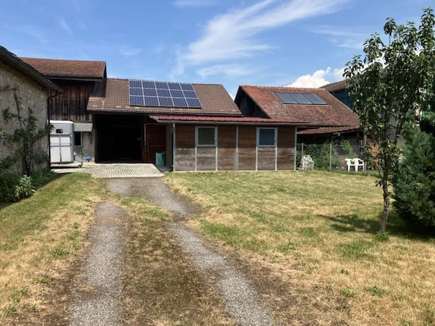 Real estate complex with potential for creating housing in Chessel - Photo 8 of 21