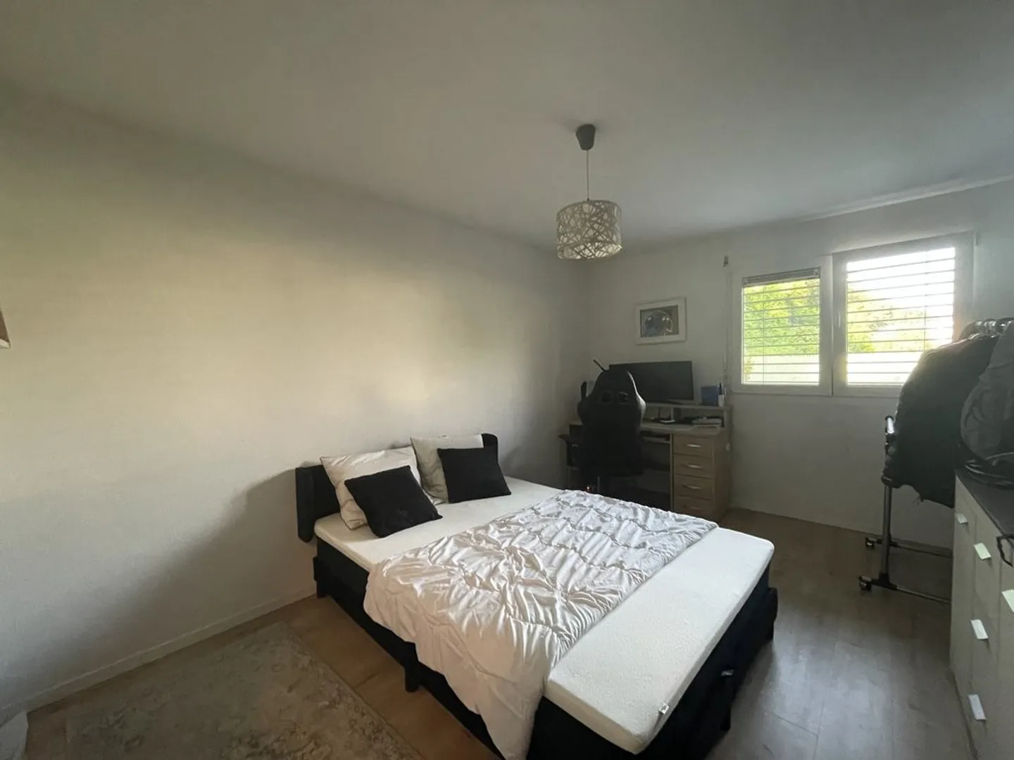 Appartement de 3,5 pièces au rez-de-chaussée avec terrasse - Photo 5 sur 10