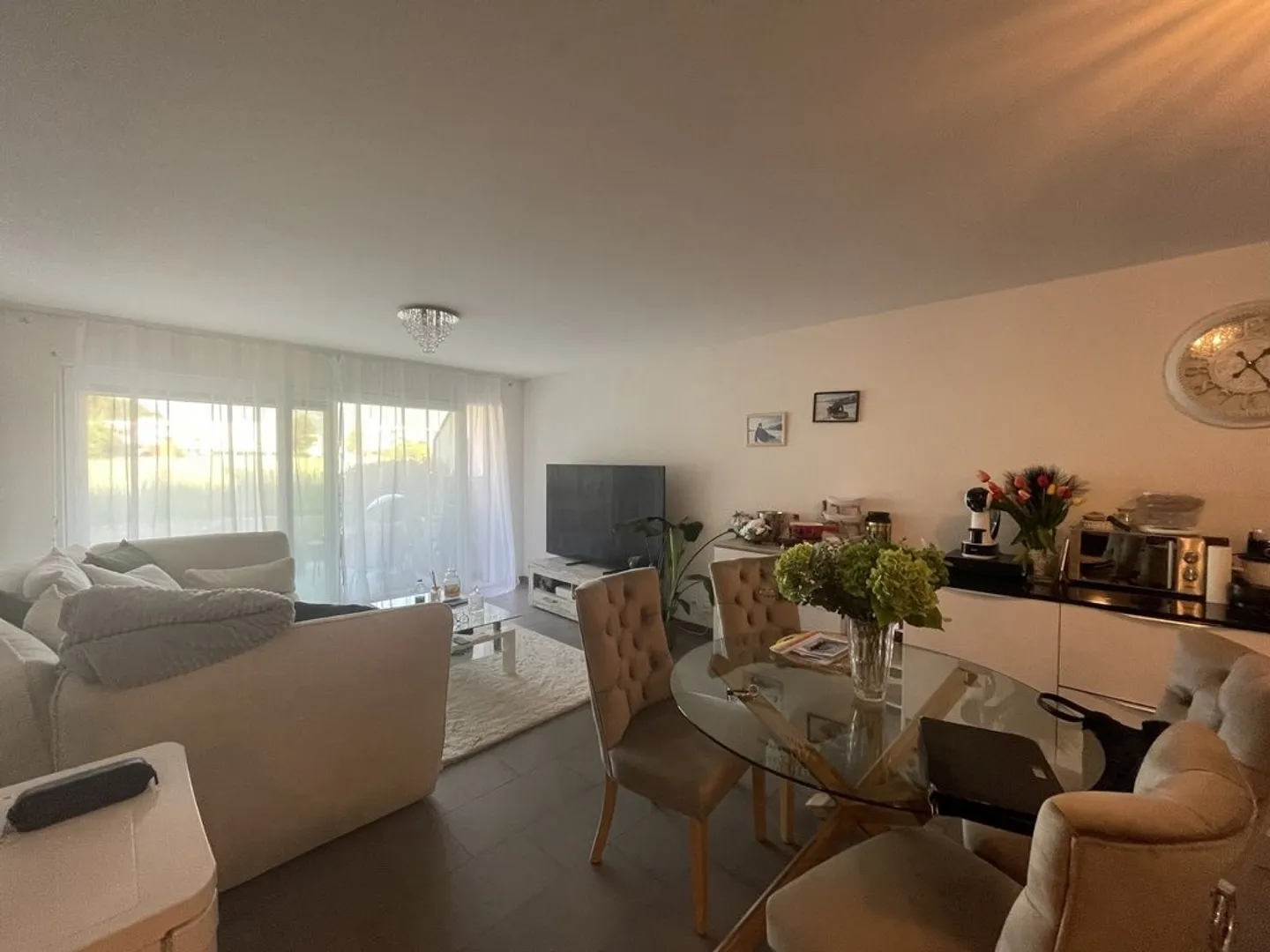 Appartement de 3,5 pièces au rez-de-chaussée avec terrasse - Photo 4 sur 10