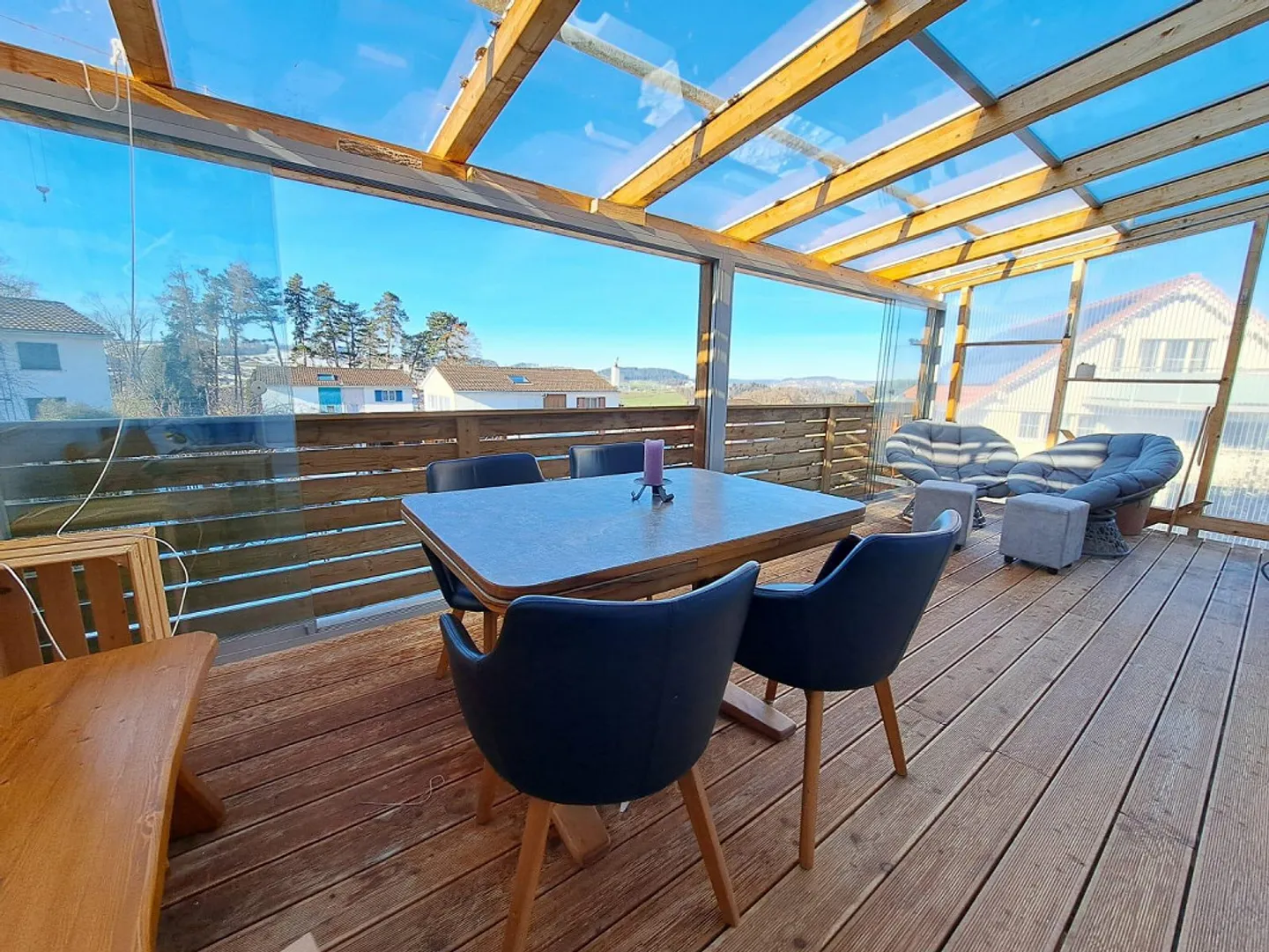 Paradiso familiare con area salotto, pergola, garage singolo e garage doppio - Foto 1 di 15