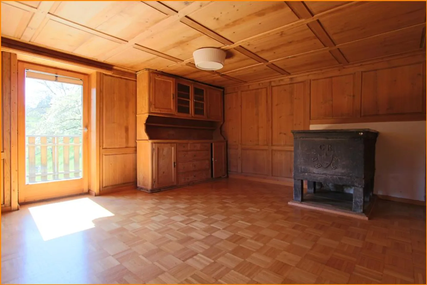 Renovated 5-room apartment in a sun-drenched location. - Photo 8 of 14