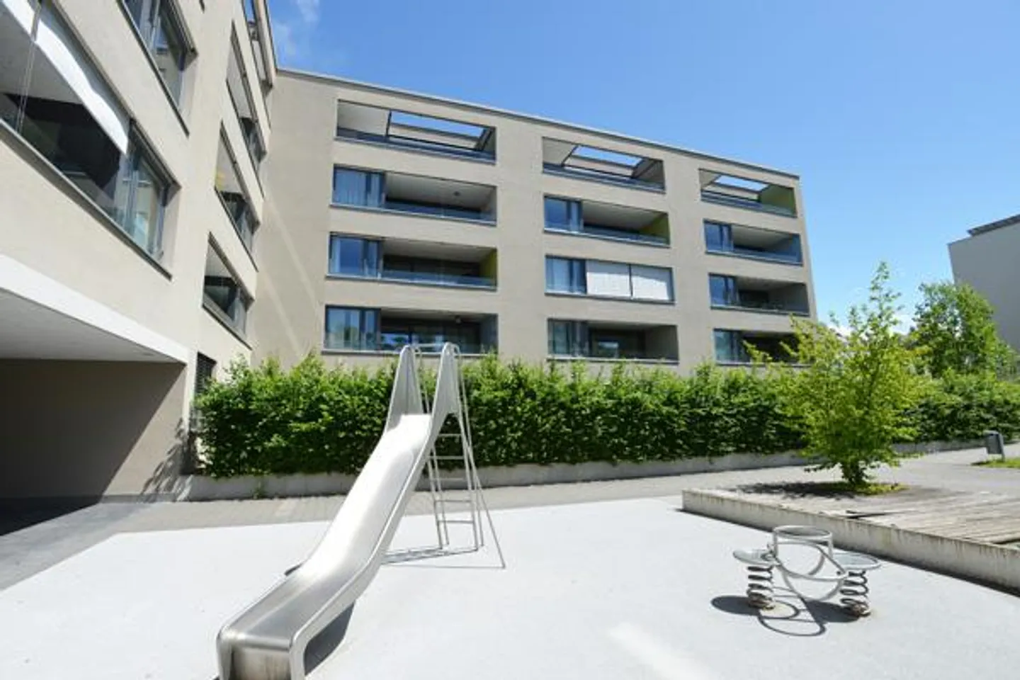 Spacious Modern Apartment - RENT WITHOUT DEPOSIT - Photo 1 of 9
