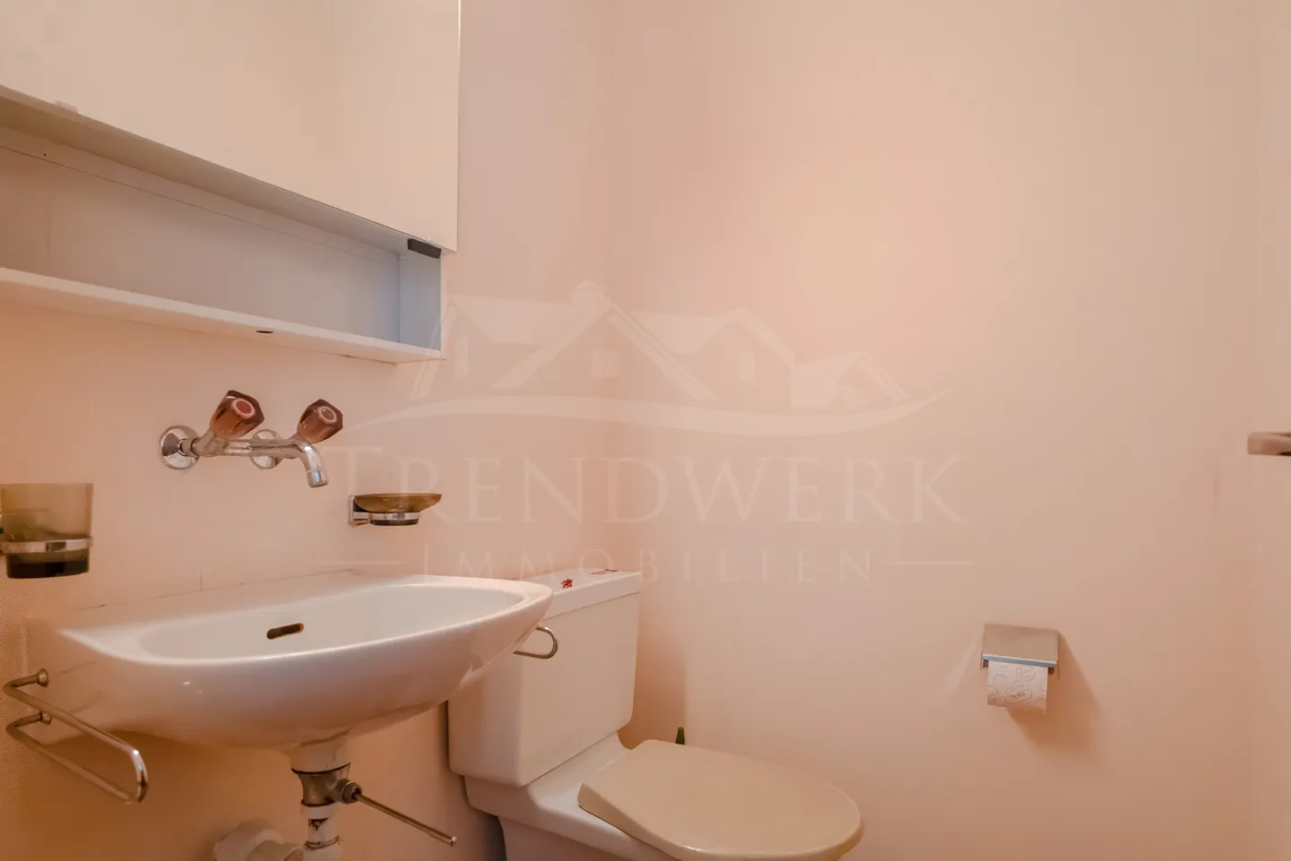 Casa bifamiliare di 4 camere con giardino soleggiato e garage a Worb - Foto 4 di 13