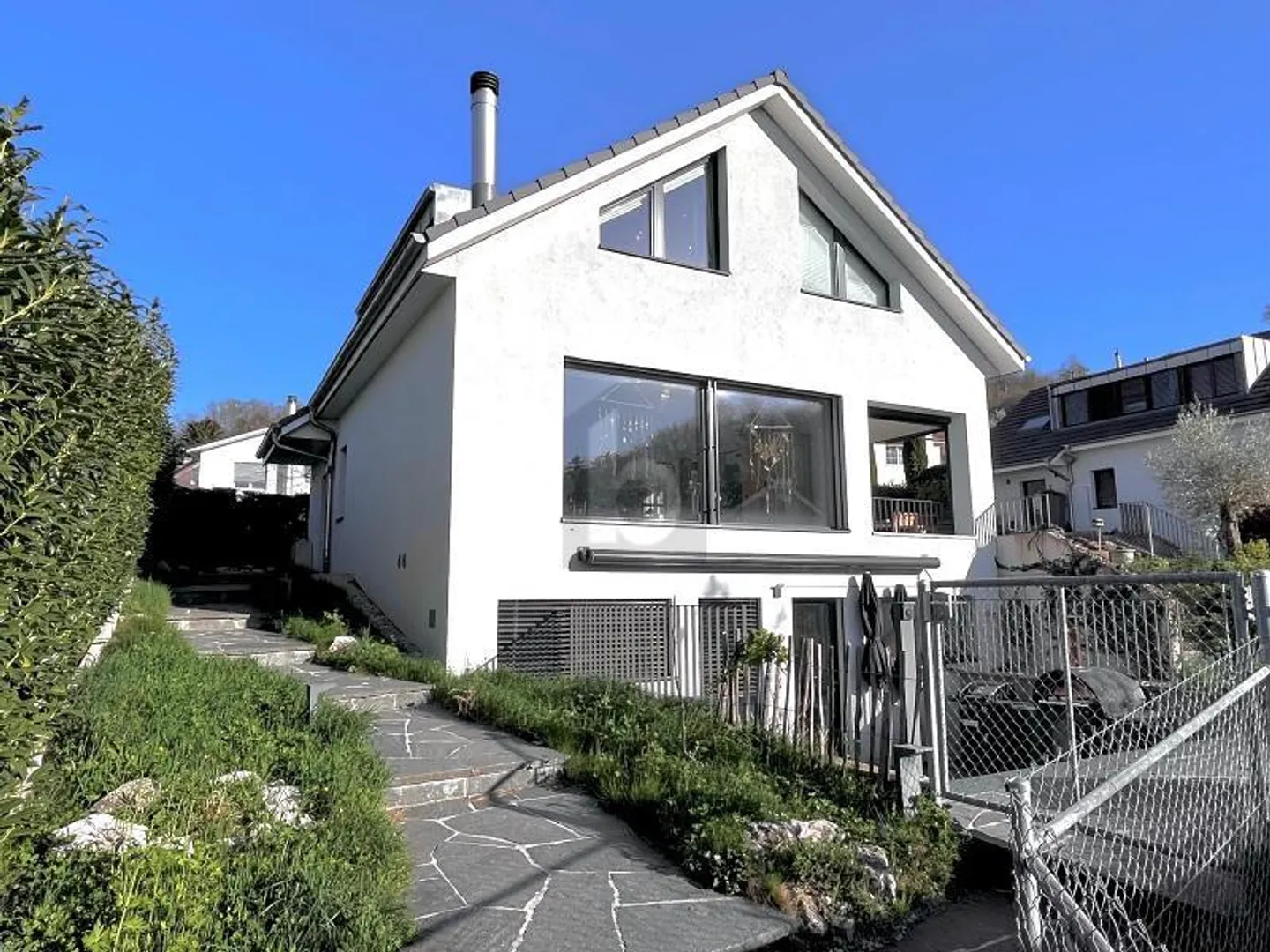 GARTEN MIT POOL UND ATTRAKTIVER BAURECHTSZINS - Foto 4 von 6