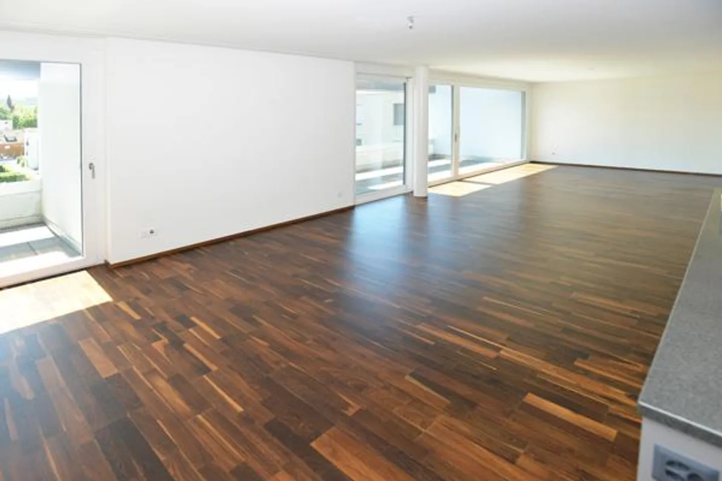 Spacious Modern Apartment - RENT WITHOUT DEPOSIT - Photo 4 of 9