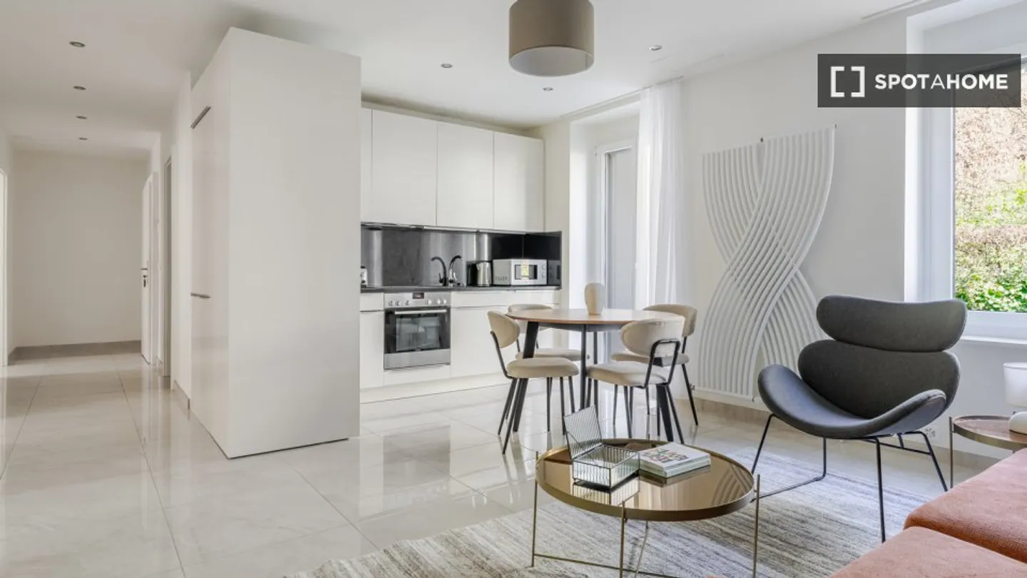 Apartment for rent - Photo 3 of 18