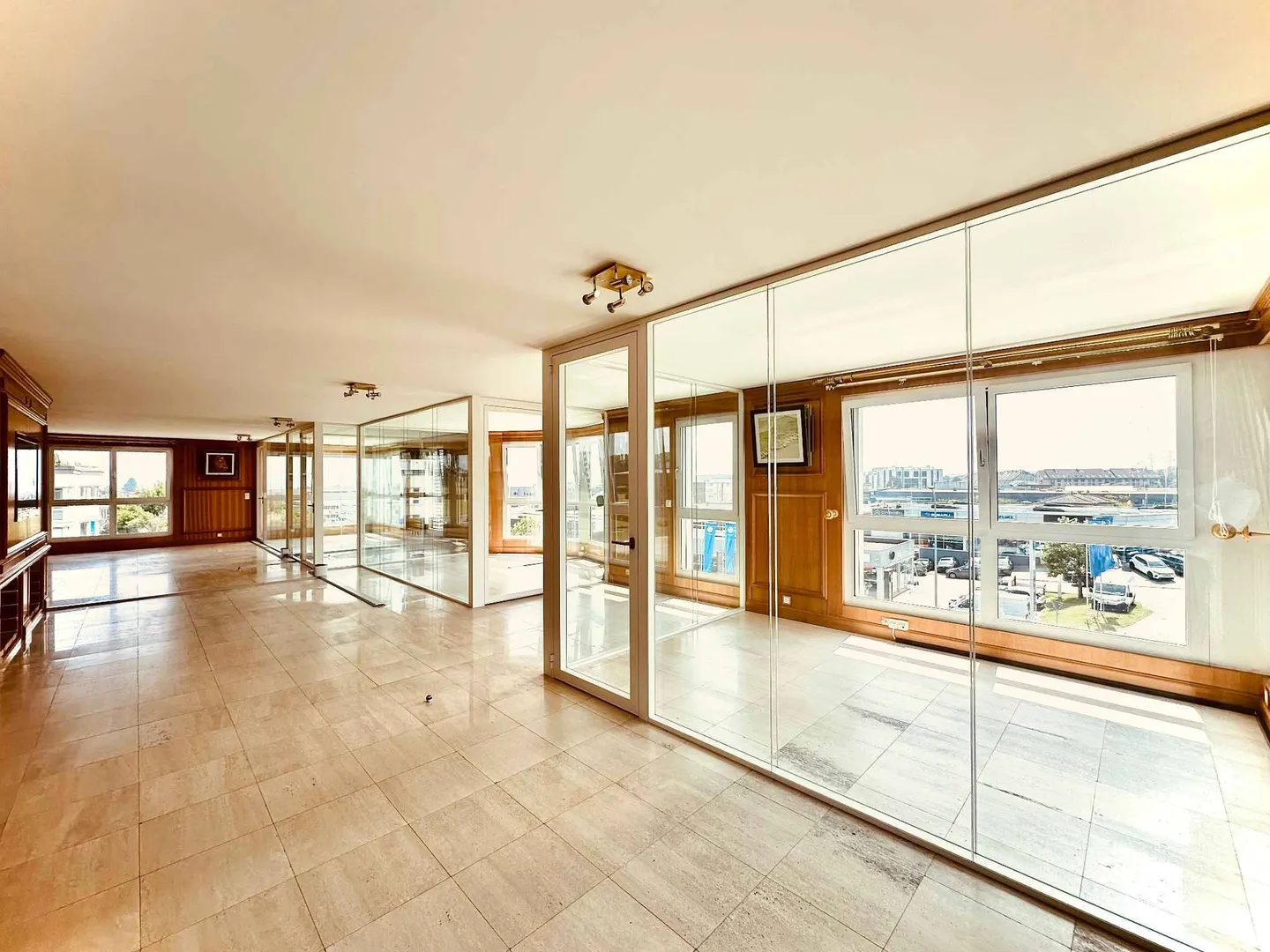 Magnifici uffici di 316 m2 con giardino in affitto a Nyon - Foto 2 di 9