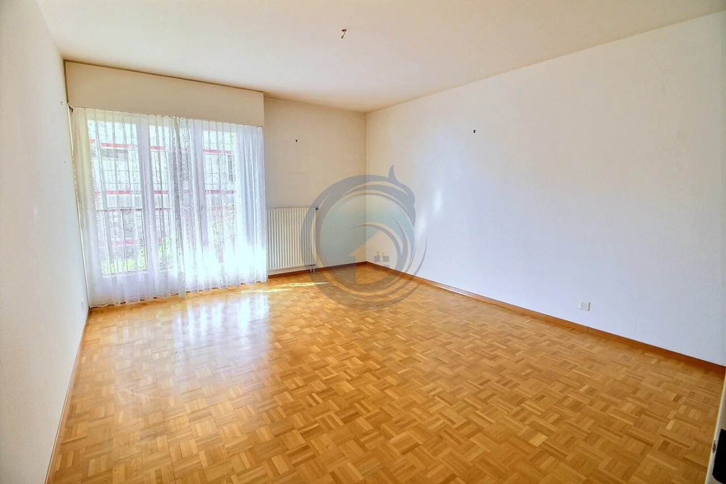 Spazioso appartamento d'angolo di 3,5 locali con vista lago - vicino al centro città - Foto 8 di 13