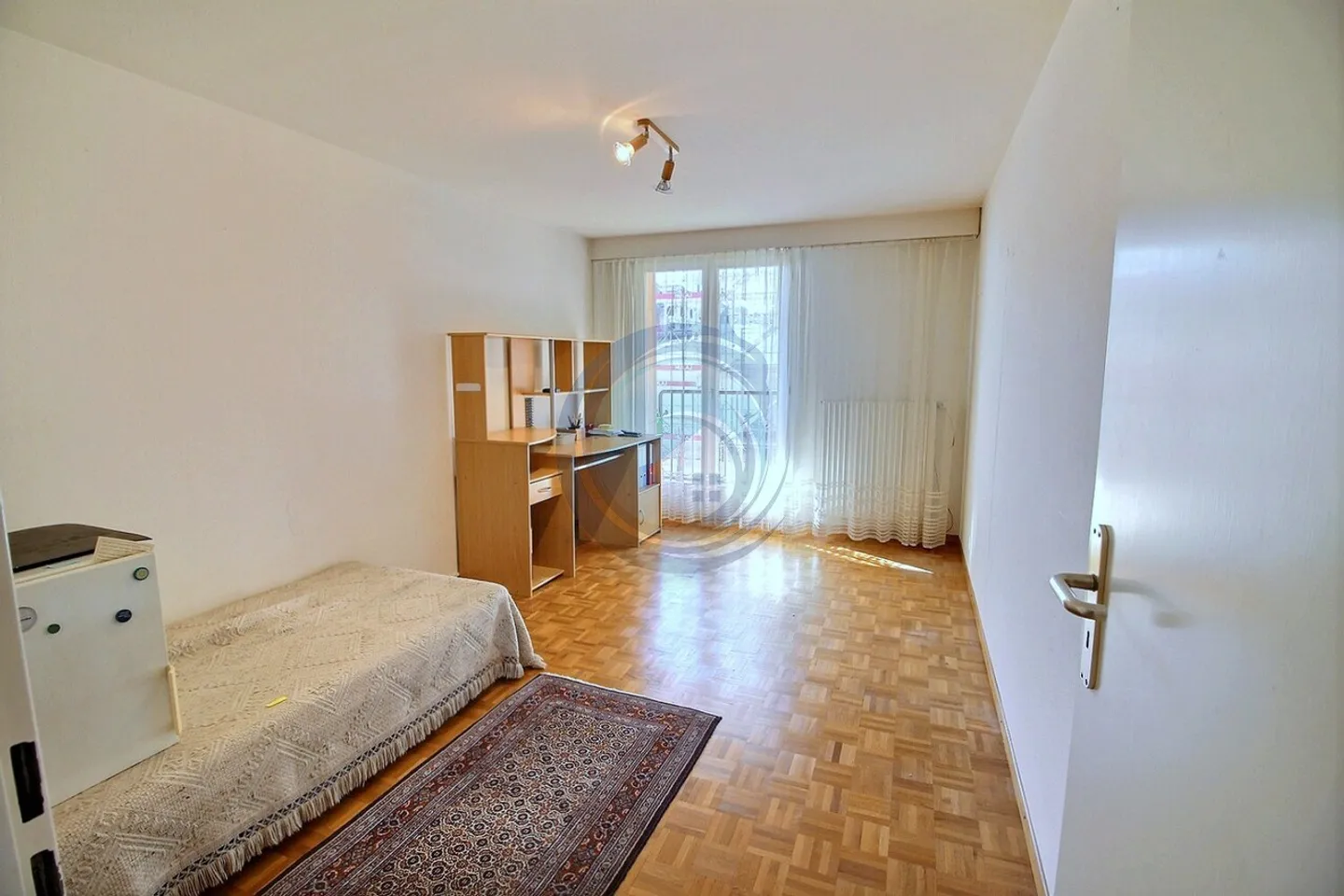 Spazioso appartamento d'angolo di 3,5 locali con vista lago - vicino al centro città - Foto 9 di 13