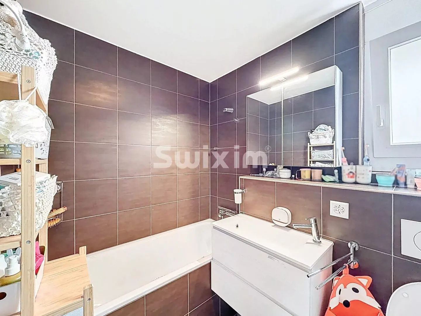 Casa contemporanea con piscina - Foto 8 di 13