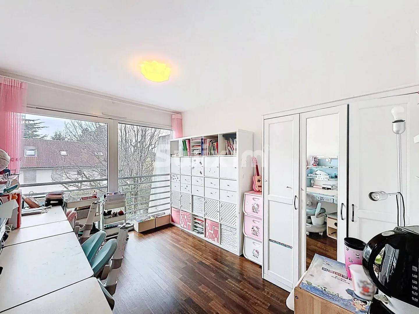 Casa contemporanea con piscina - Foto 6 di 13