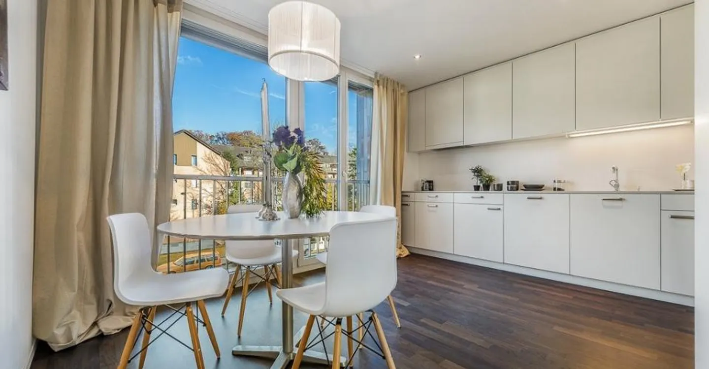 Modern Living Space - Photo 4 of 6
