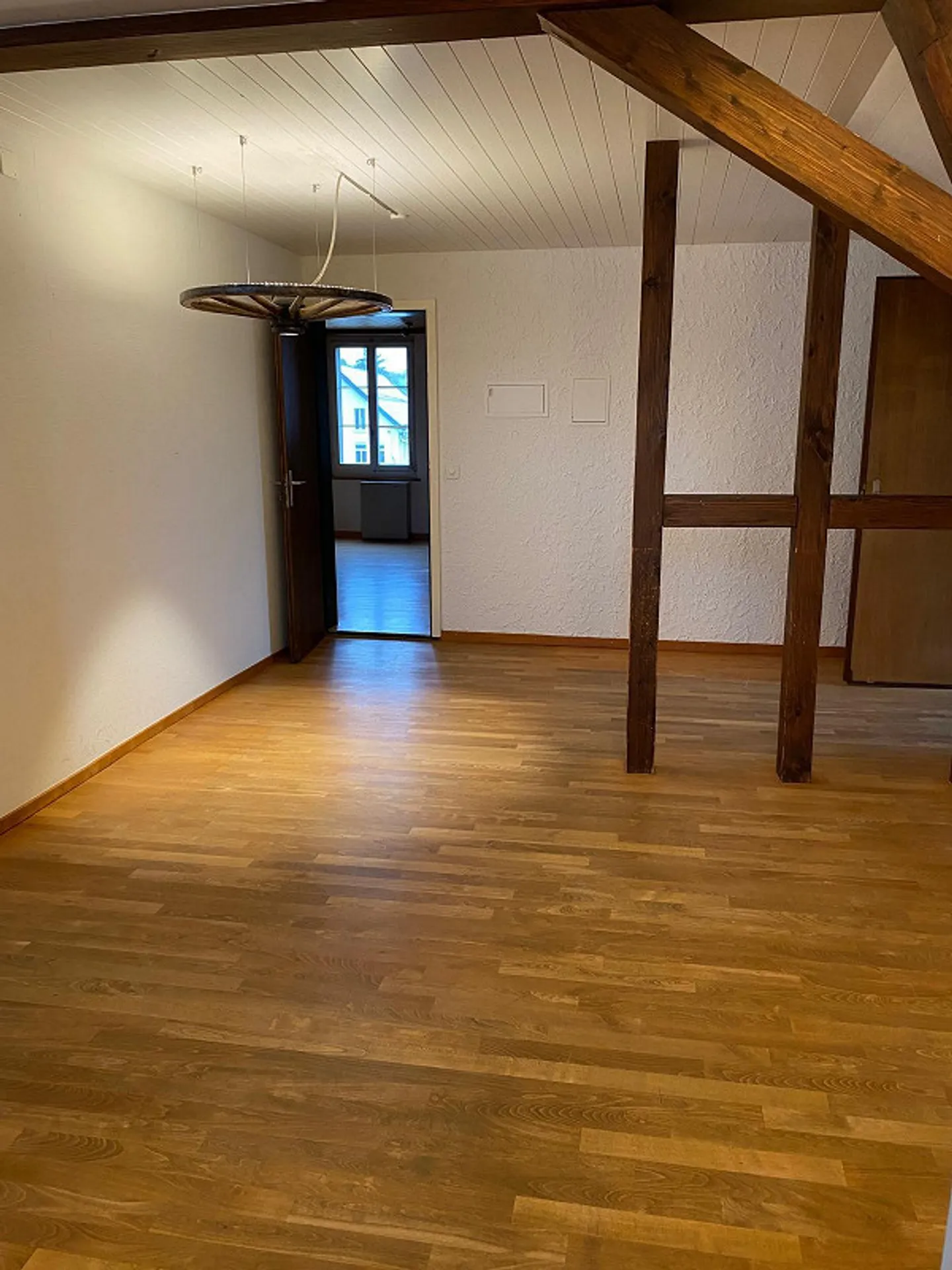 Appartamento 5.5 stanze nel centro del villaggio - Foto 2 di 14