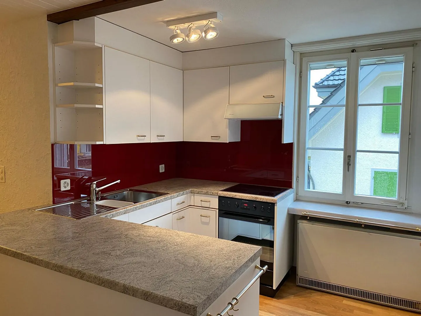 Appartamento 5.5 stanze nel centro del villaggio - Foto 3 di 14