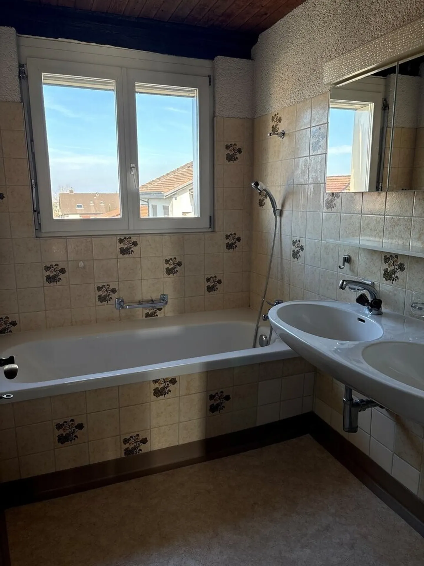 Appartamento affascinante con travi - limitato fino al 30.06.2026 - Foto 5 di 11