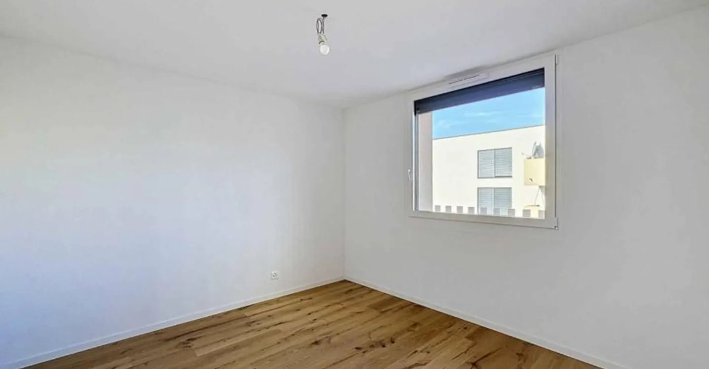 New 3.5-room apartment in the heart of Yverdon-les-Bains - Photo 3 of 9