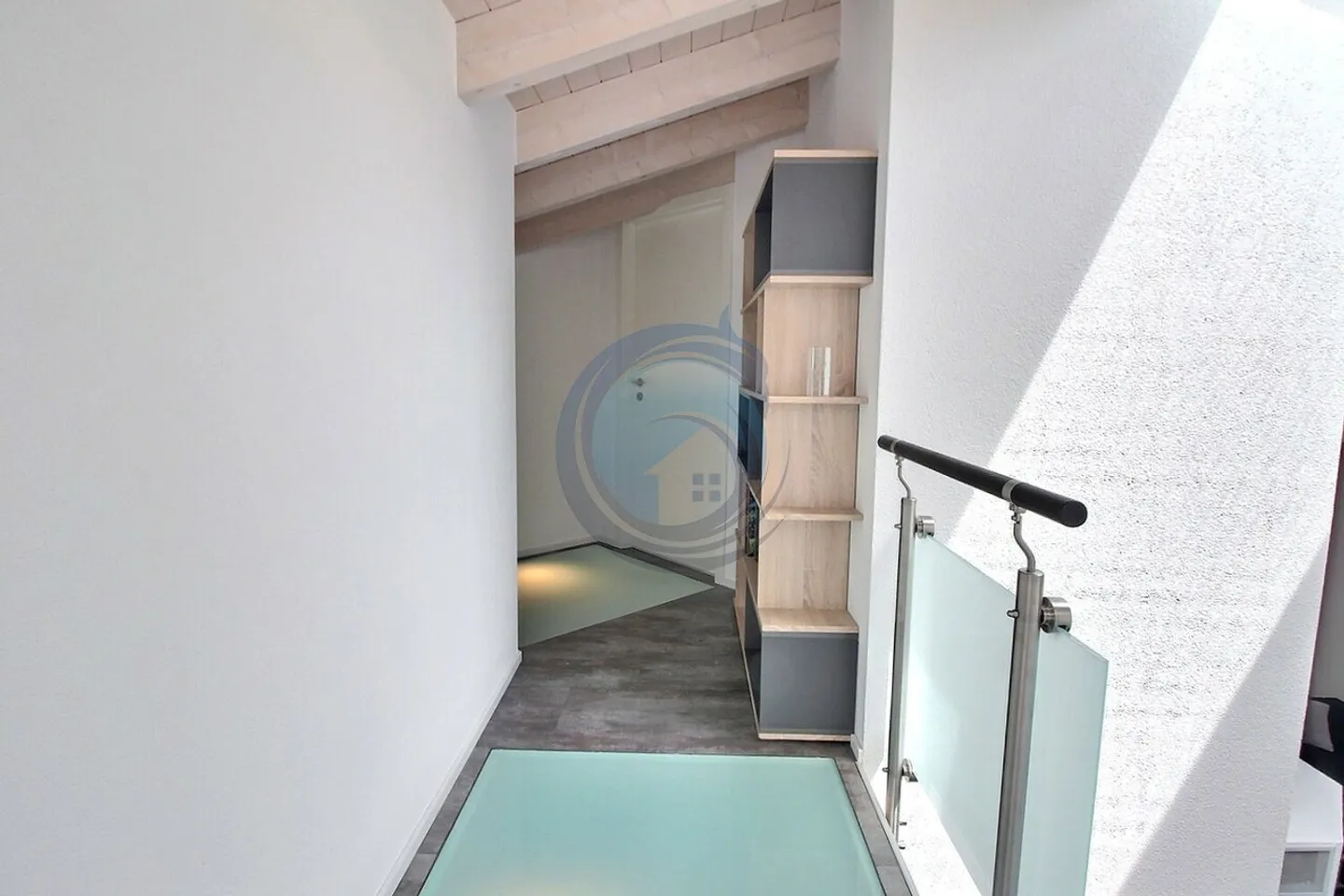 Incantevole appartamento attico con balcone - Foto 14 di 15