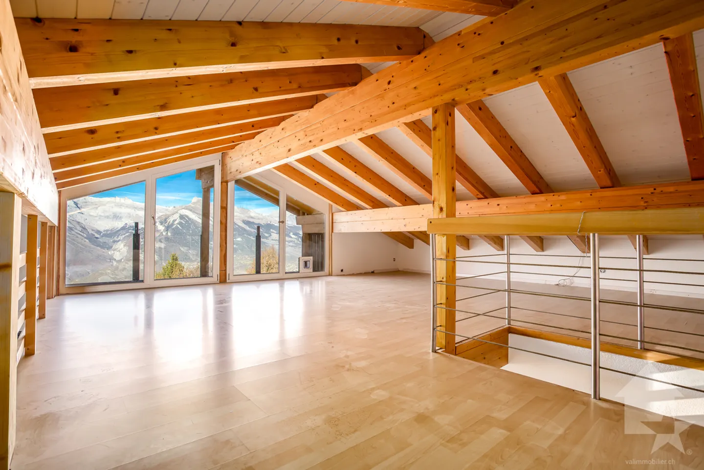 Superb renovated chalet of 7.5 rooms, stunning view, 300 m2 - Photo 10 of 13