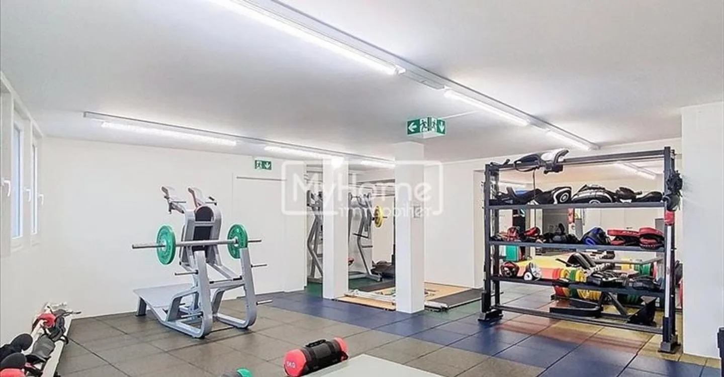 Edificio ad uso misto in affitto - Foto 3 di 11