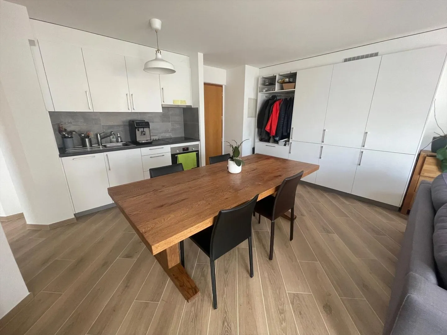 Apartment for rent - Photo 3 of 8